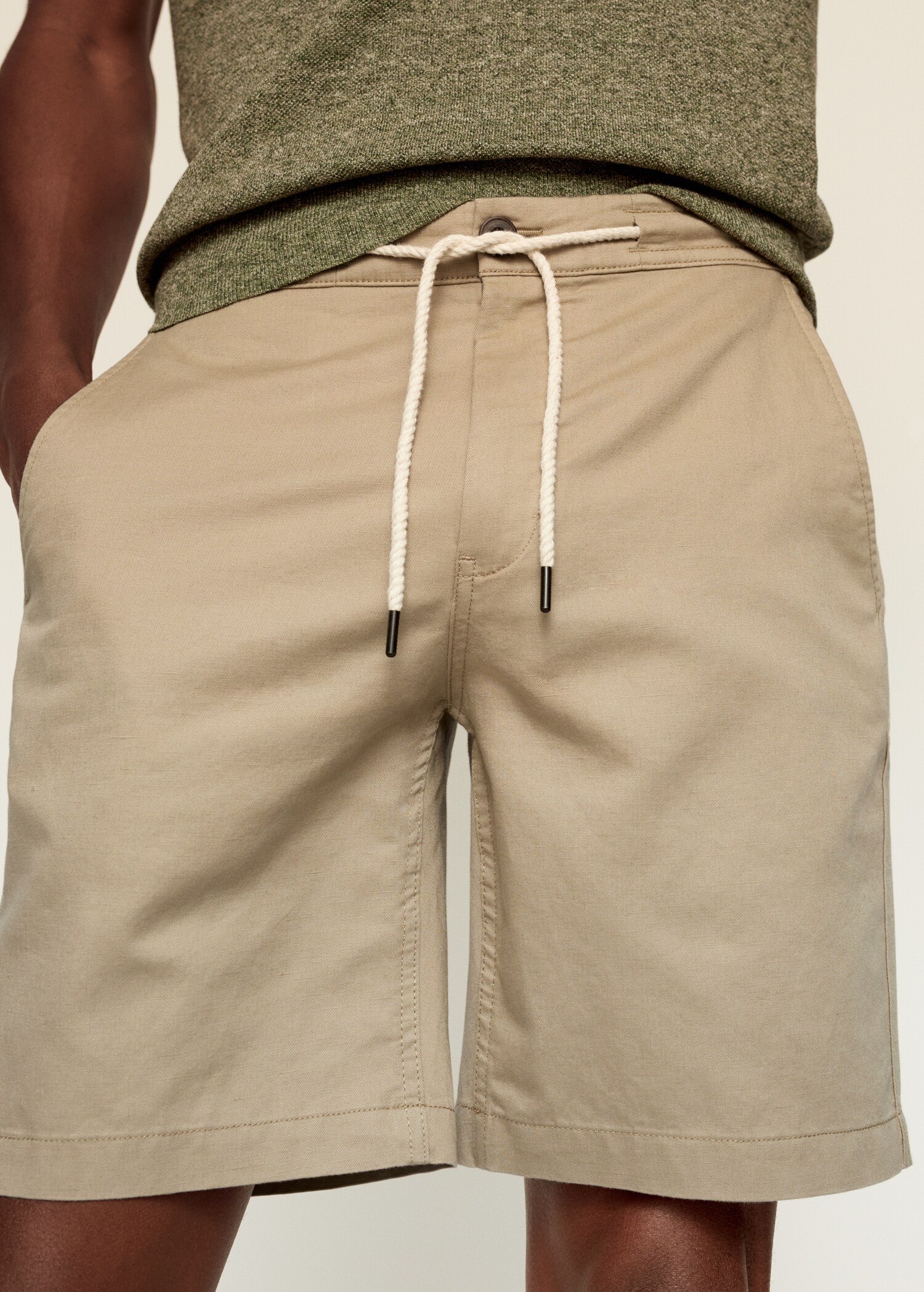 Bermudashorts aus Baumwoll-/Leinen-Mix mit Kordelzug - Detail des Artikels 1