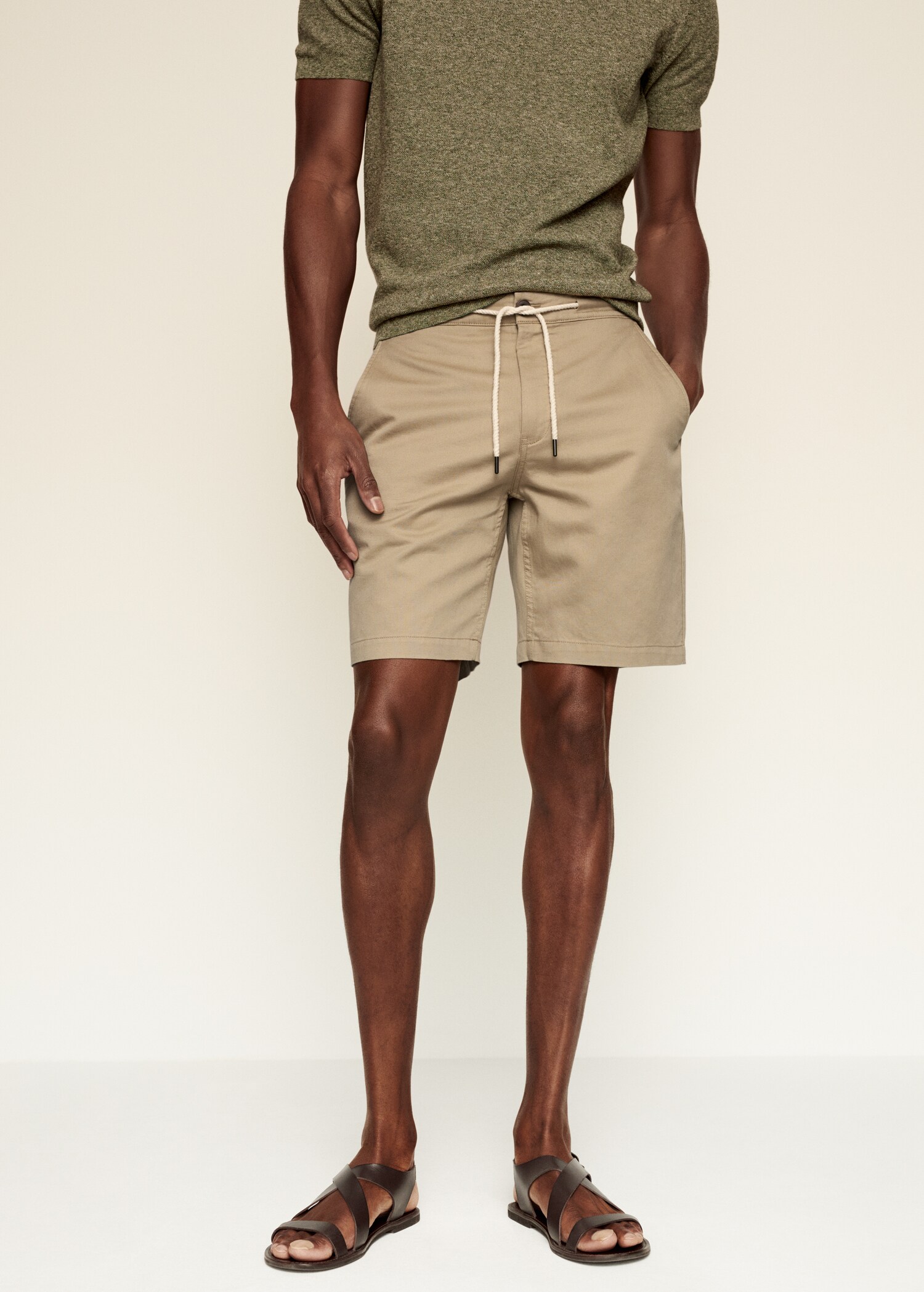 Bermudashorts aus Baumwoll-/Leinen-Mix mit Kordelzug - Detail des Artikels 2