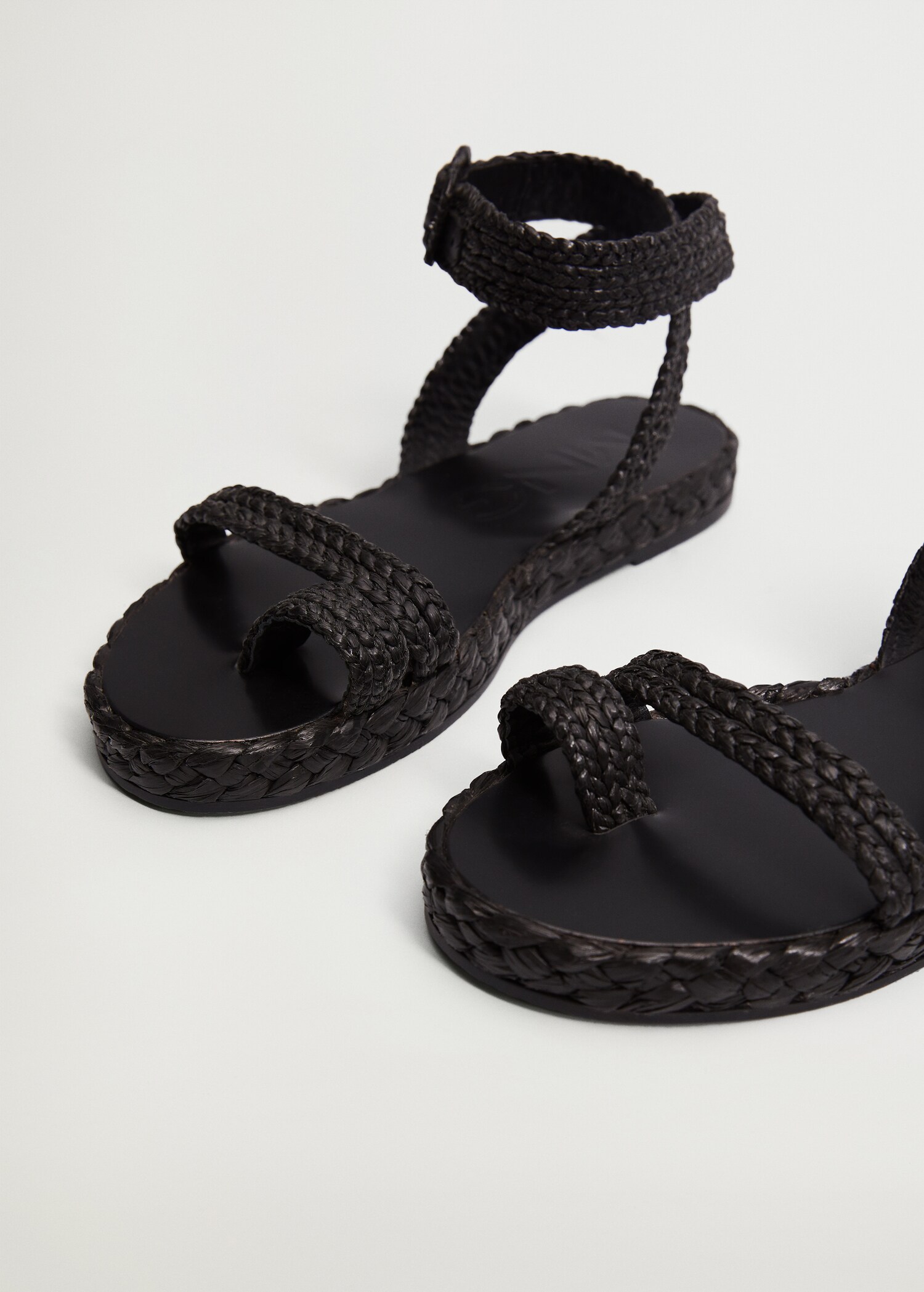 Sandalen aus Raffiabast in Flecht-Optik - Detail des Artikels 2