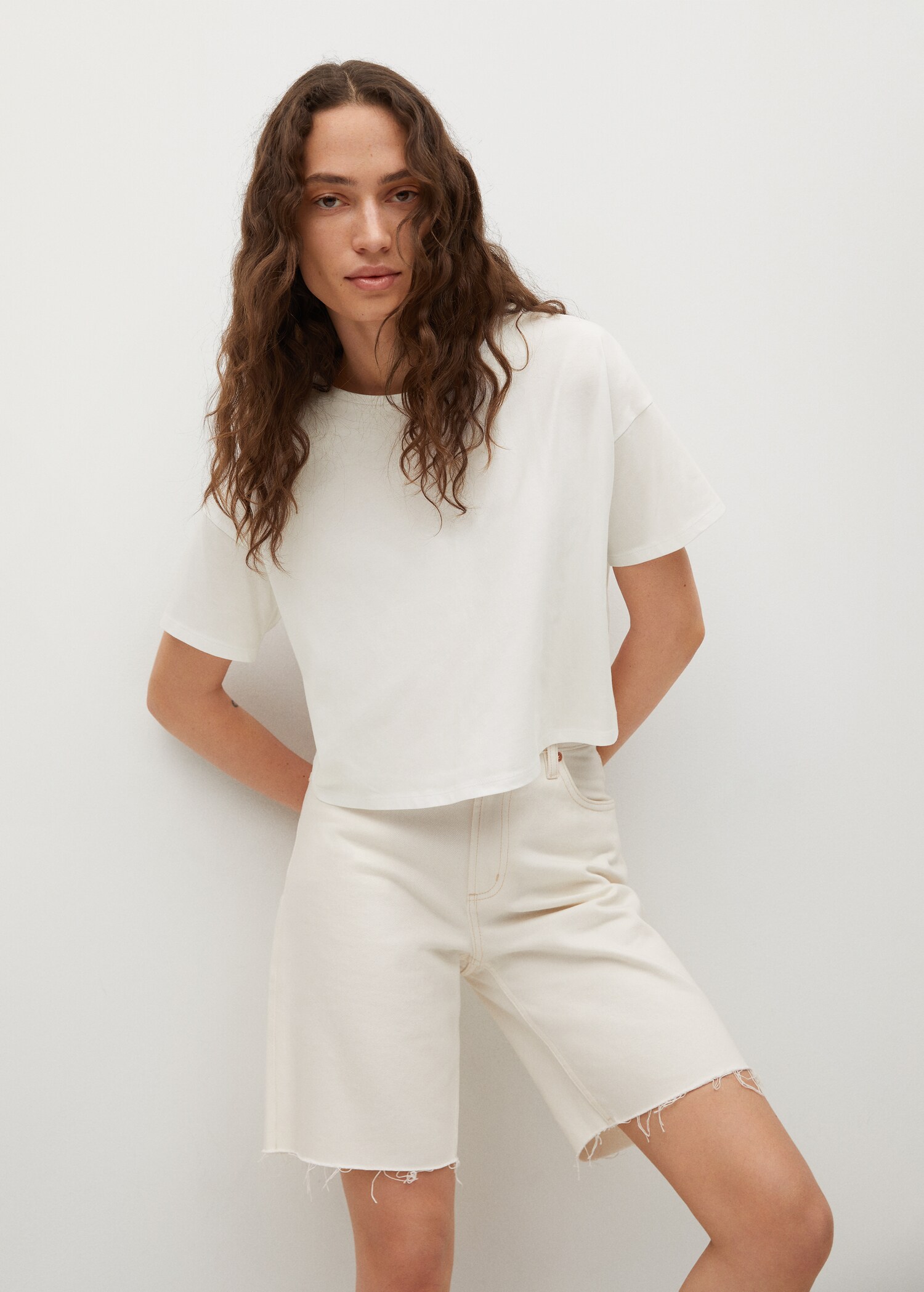 Camiseta crop algodón - Plano medio