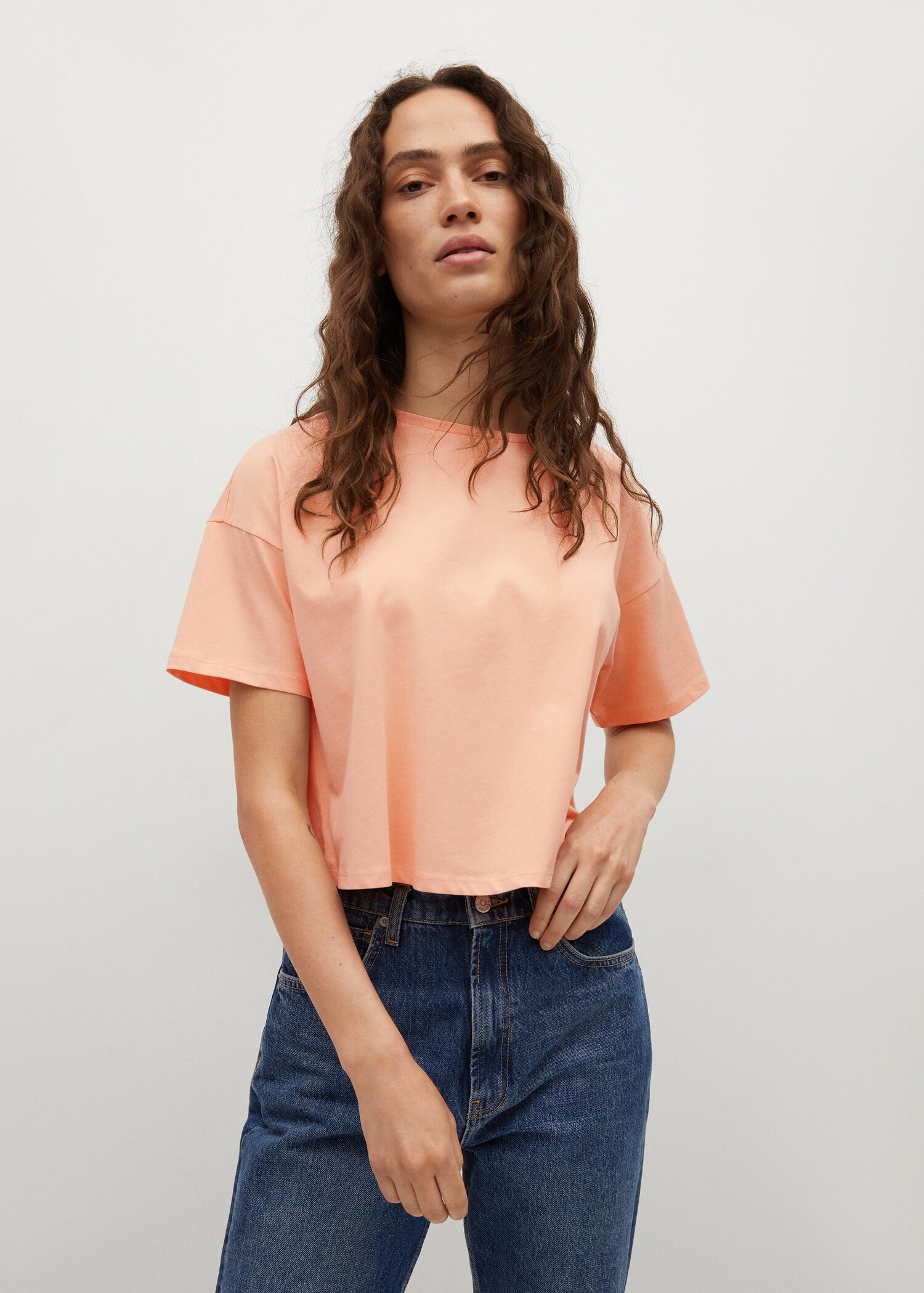 Camiseta crop algodón - Plano medio