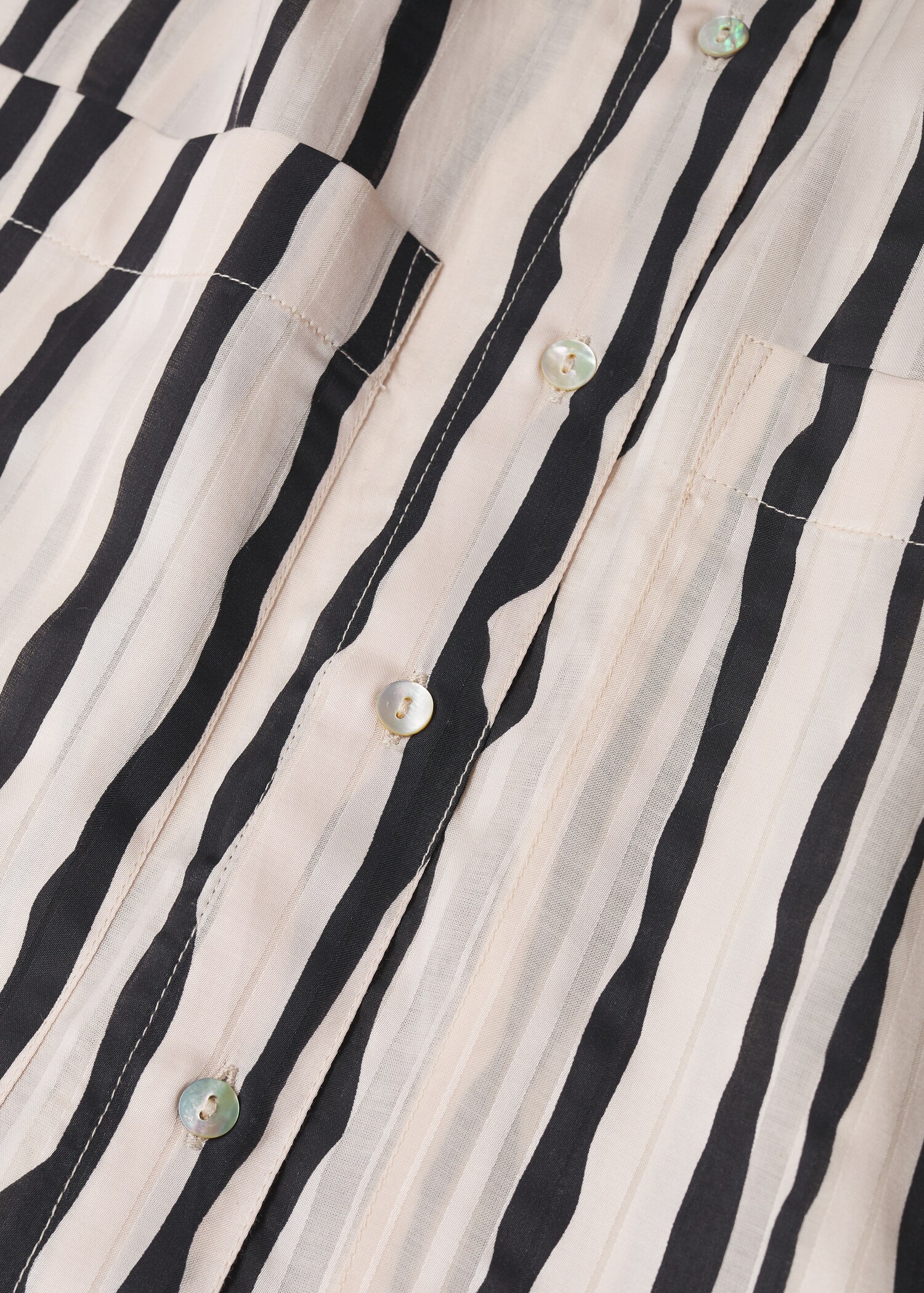 Oversize striped shirt - Details of the article 8