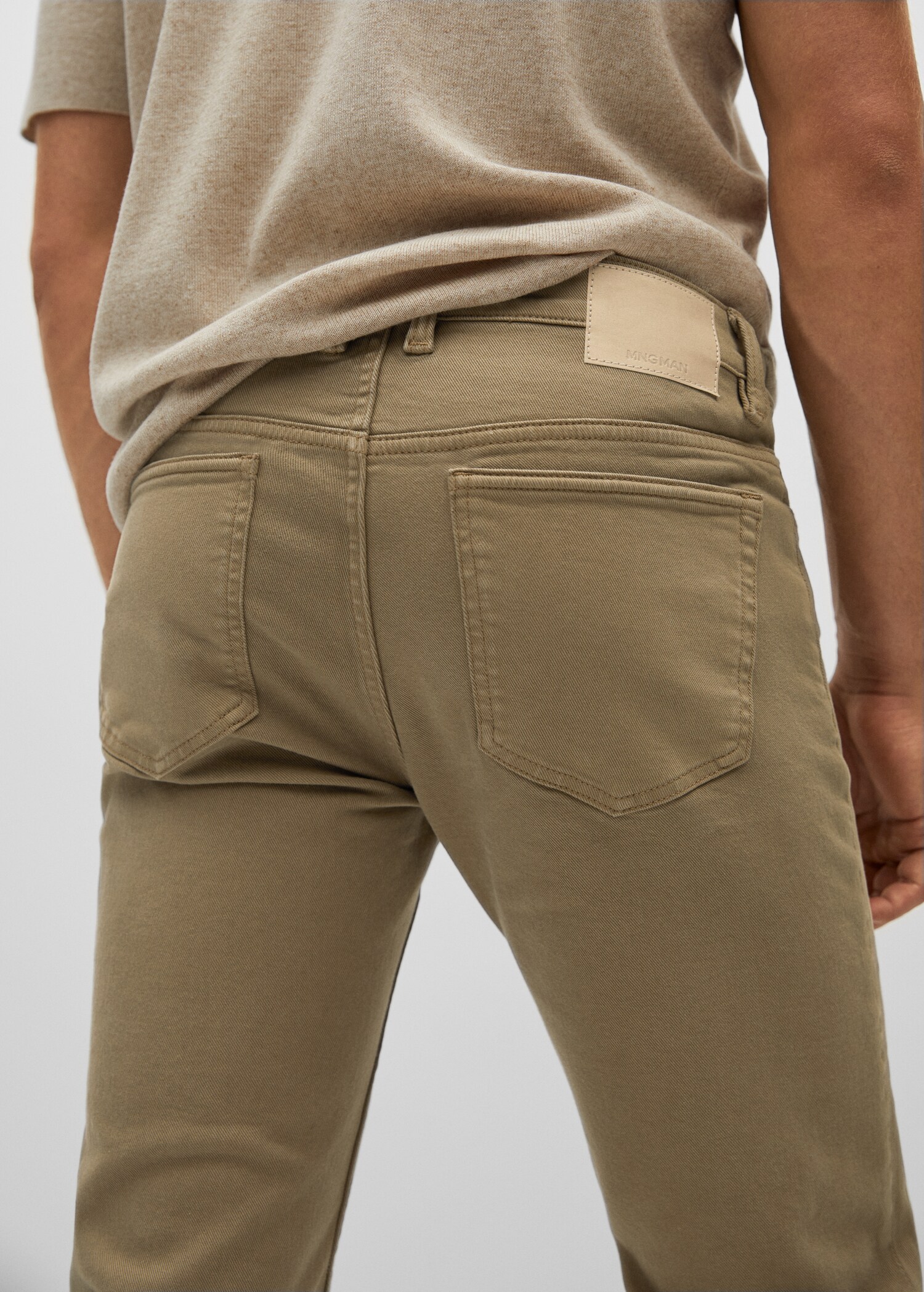 Slim-fit colored jeans - Details of the article 2
