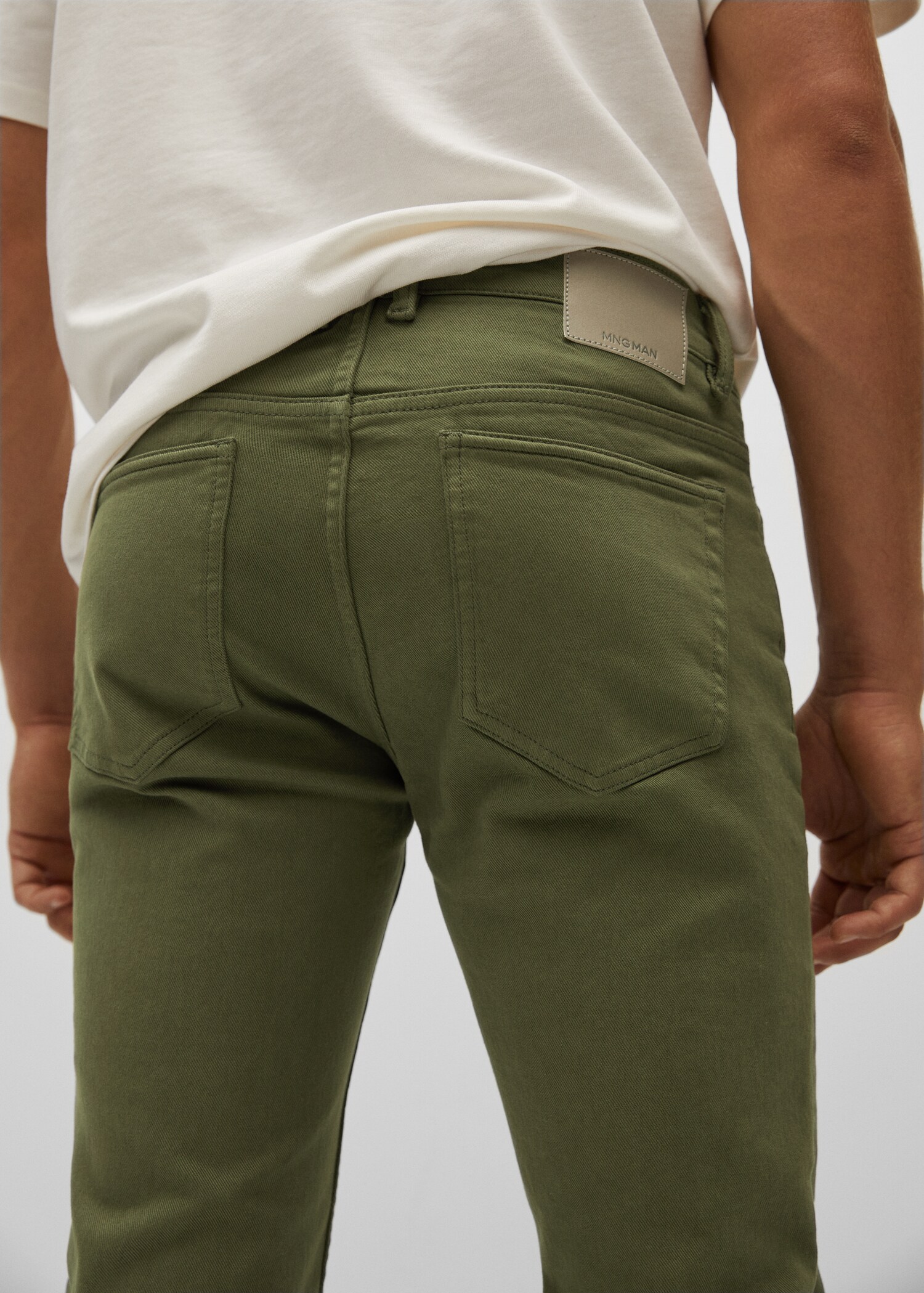 Slim-fit colored jeans - Details of the article 2