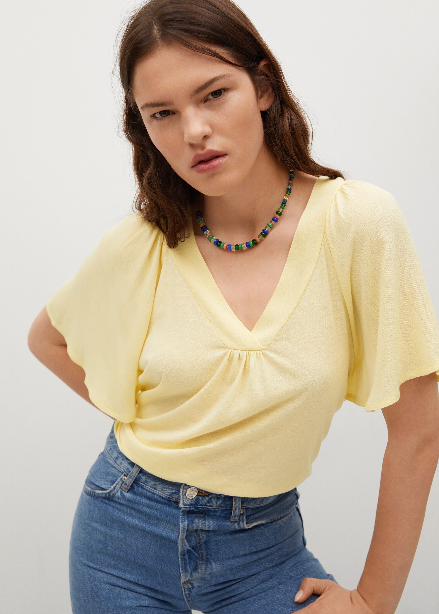 Camiseta fluida escote pico - Plano medio