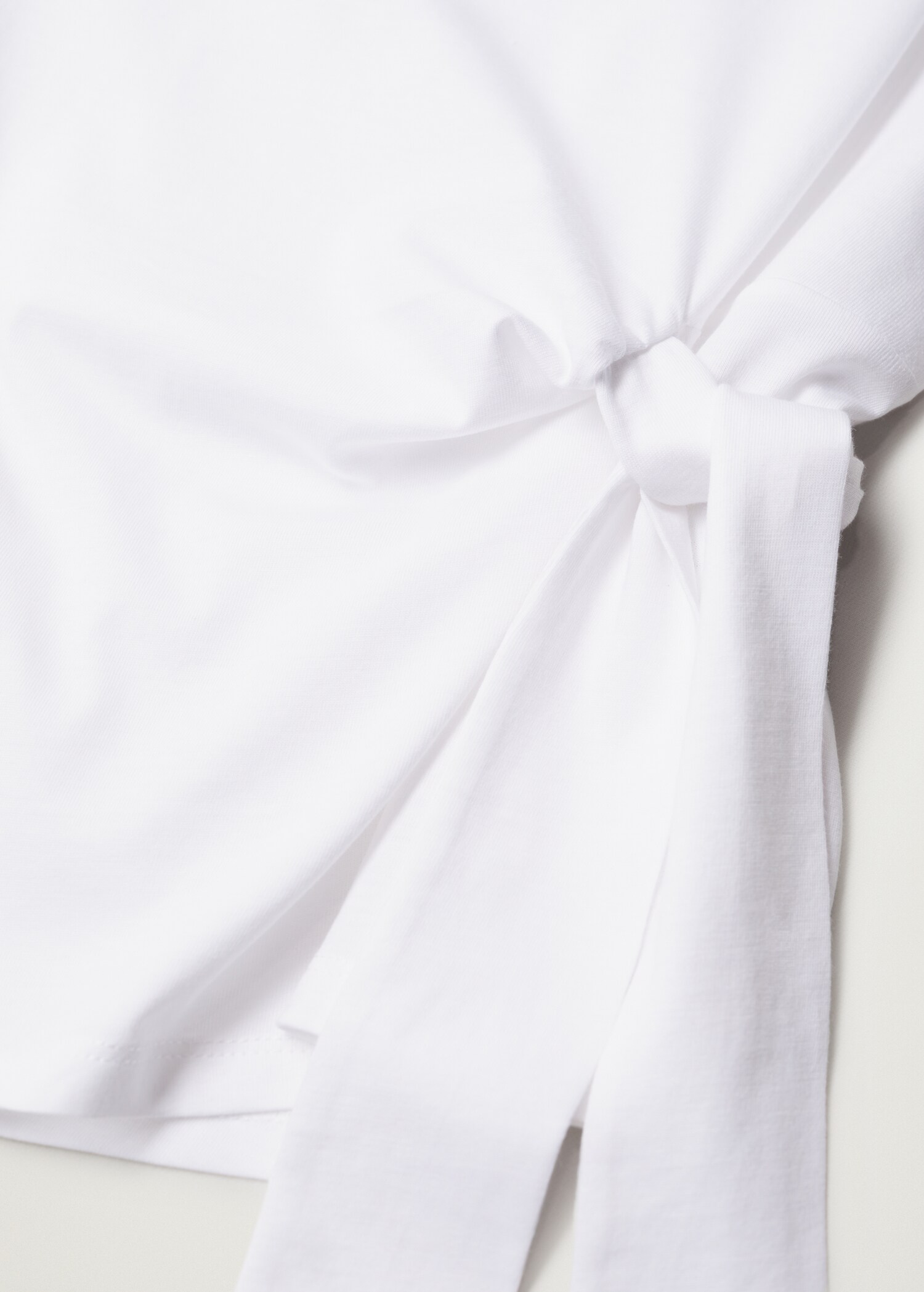 T-Shirt aus recycelter Baumwolle mit Knoten - Detail des Artikels 8