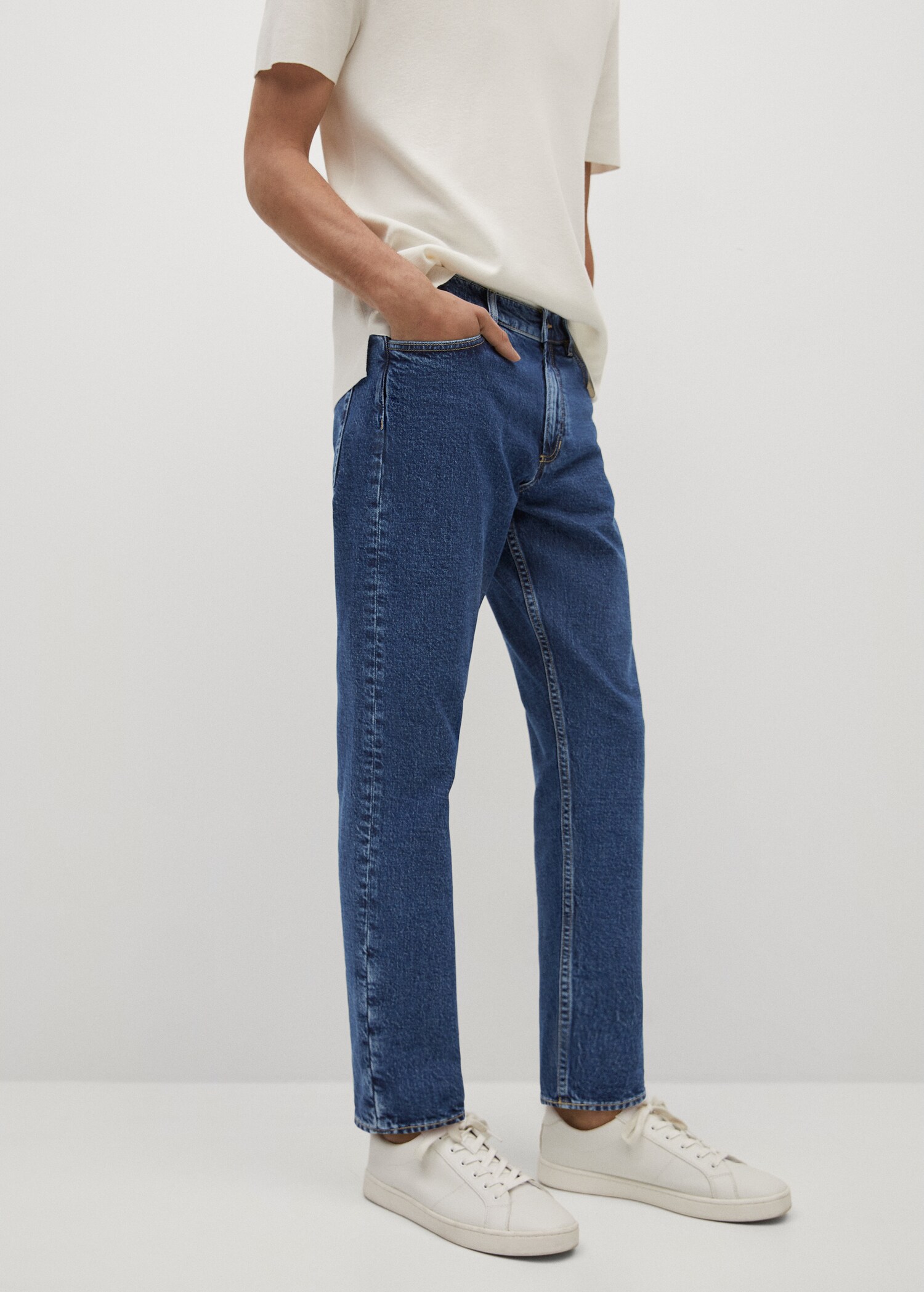 Jeans Ben tapered fit lavado oscuro - Plano medio