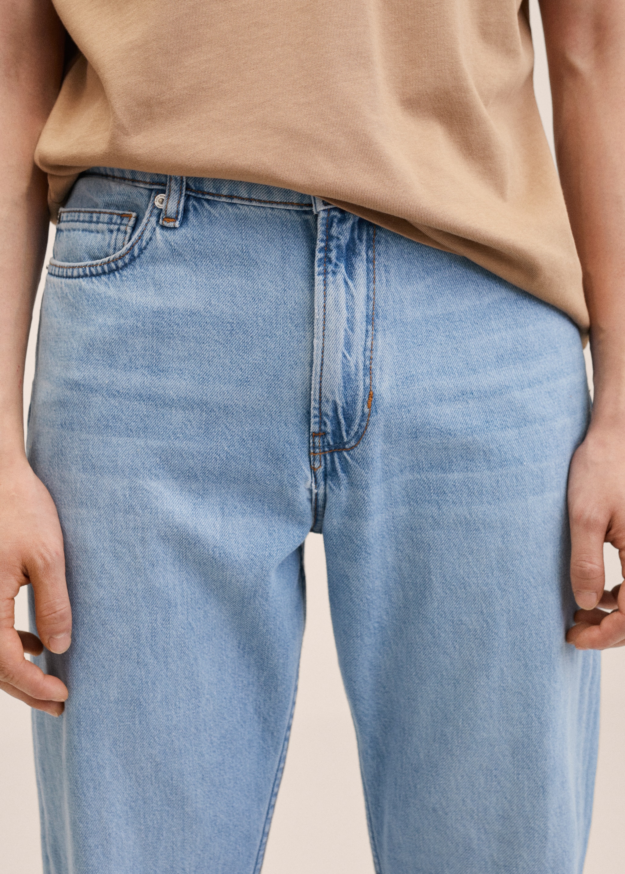 Straight-fit light wash Bob jeans - Details of the article 1