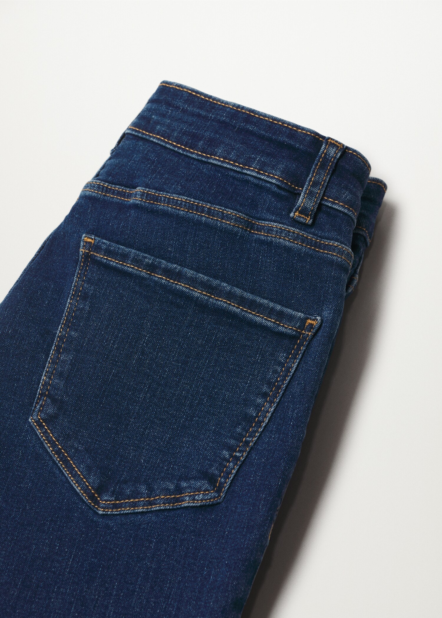 Mid-rise flared jeans - Details of the article 8