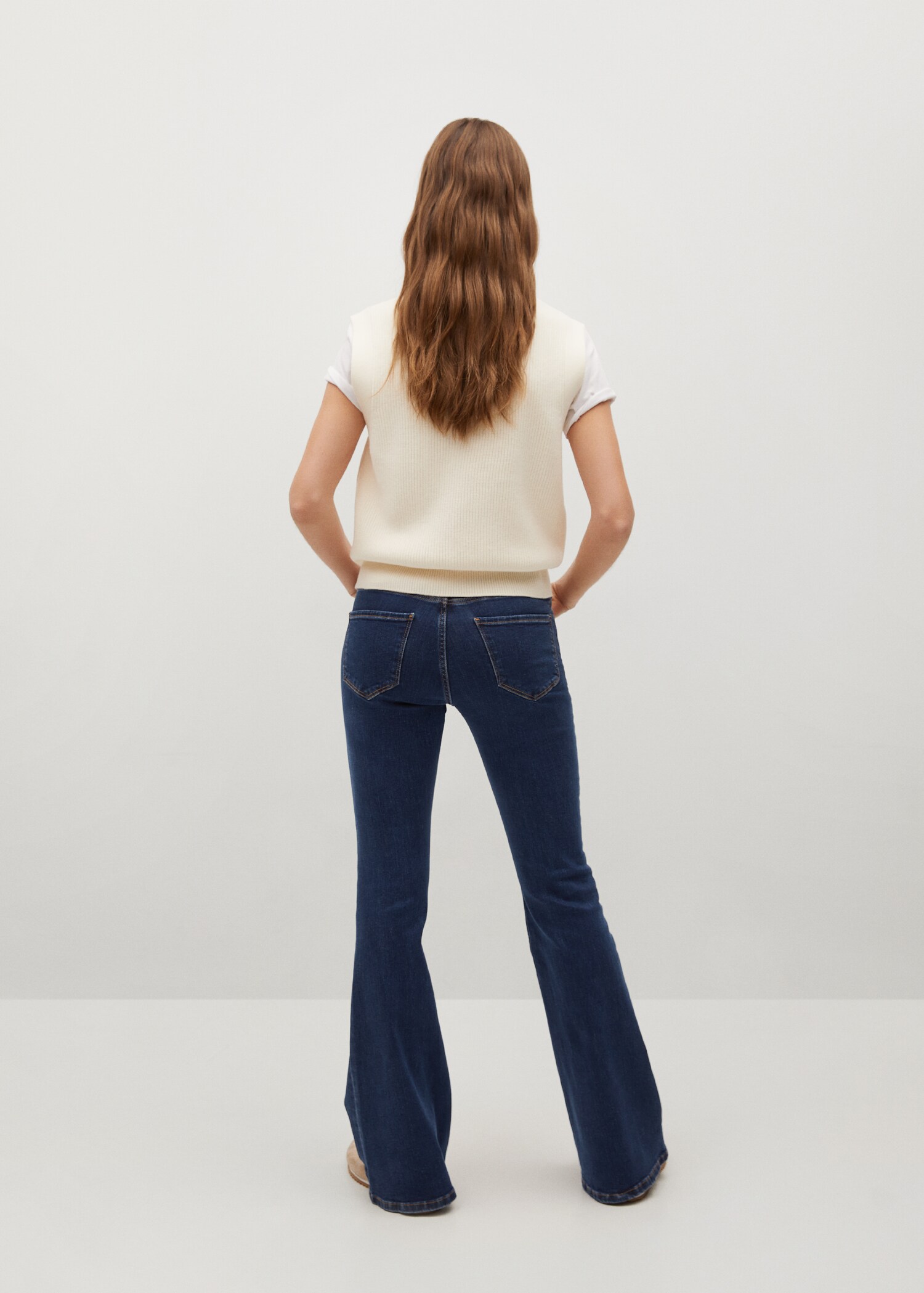 Mid-rise flared jeans - Reverse of the article