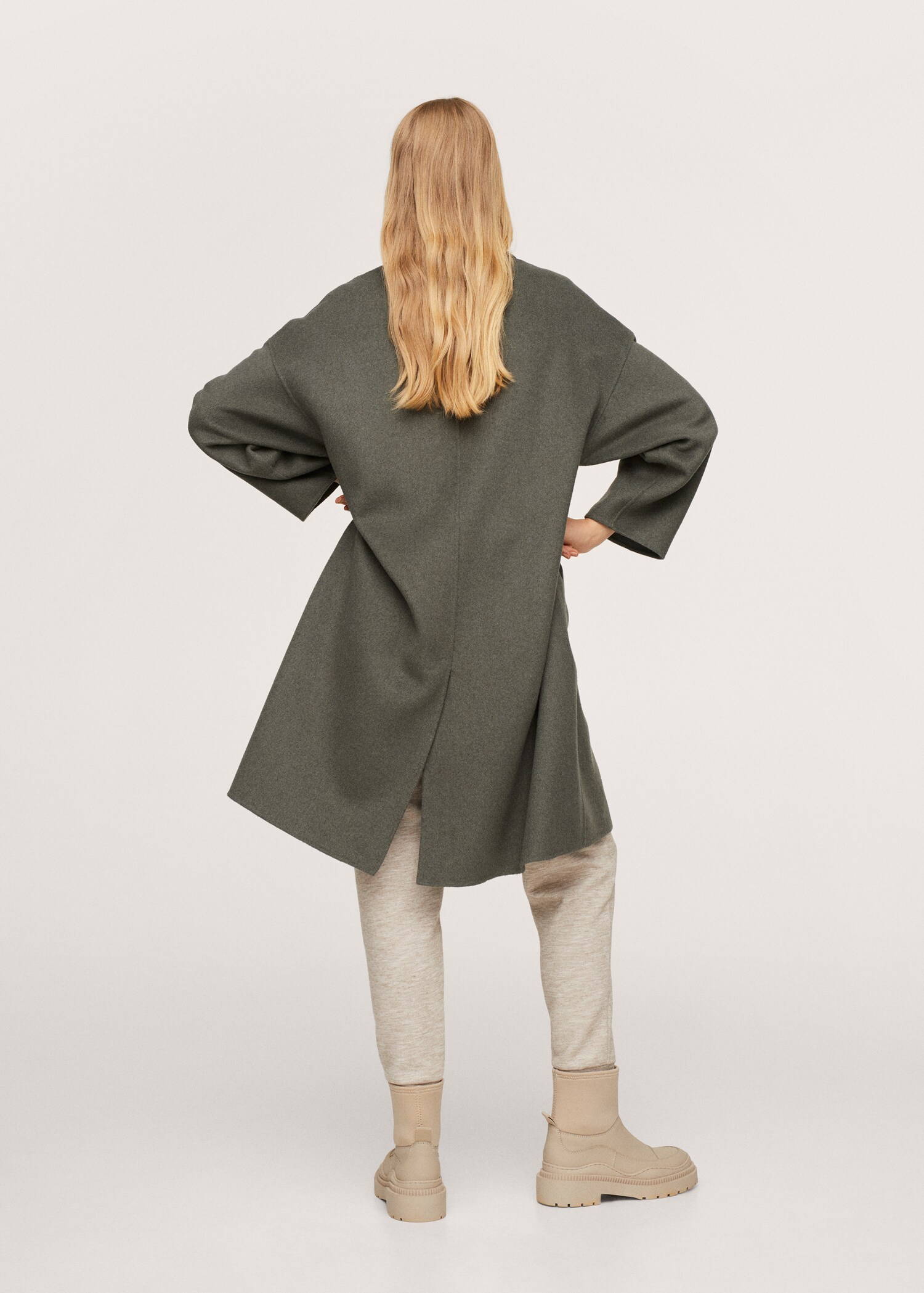 Handmade wool coat - Reverse of the article