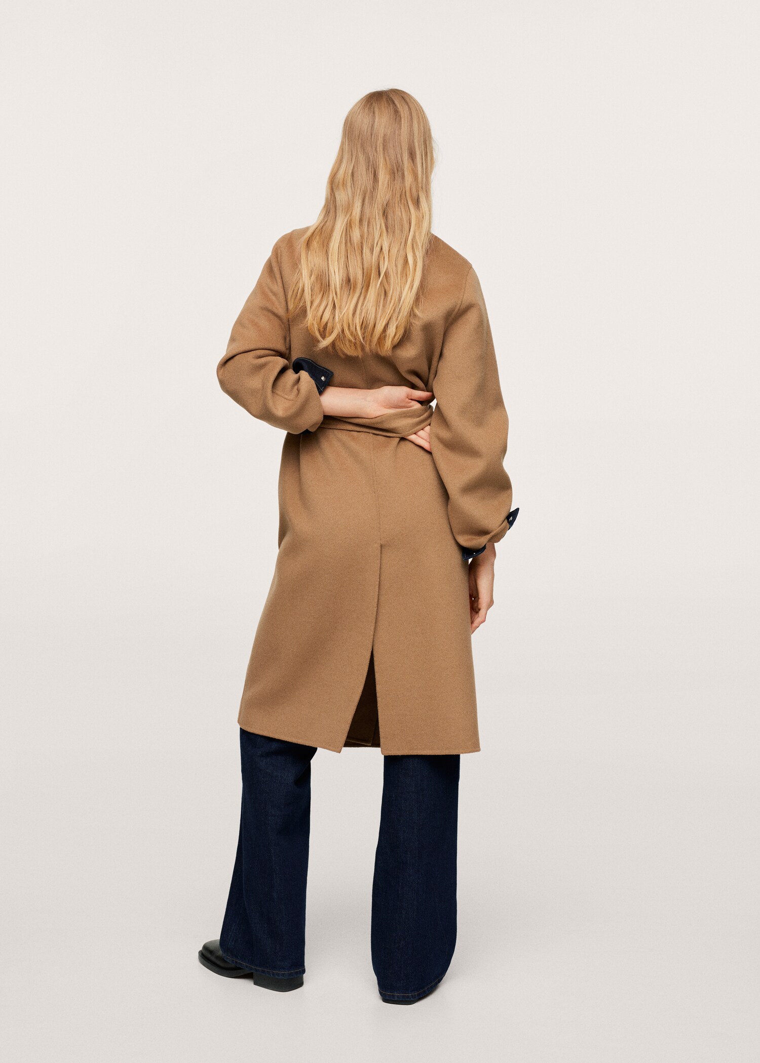 Belt handmade coat - Reverse of the article