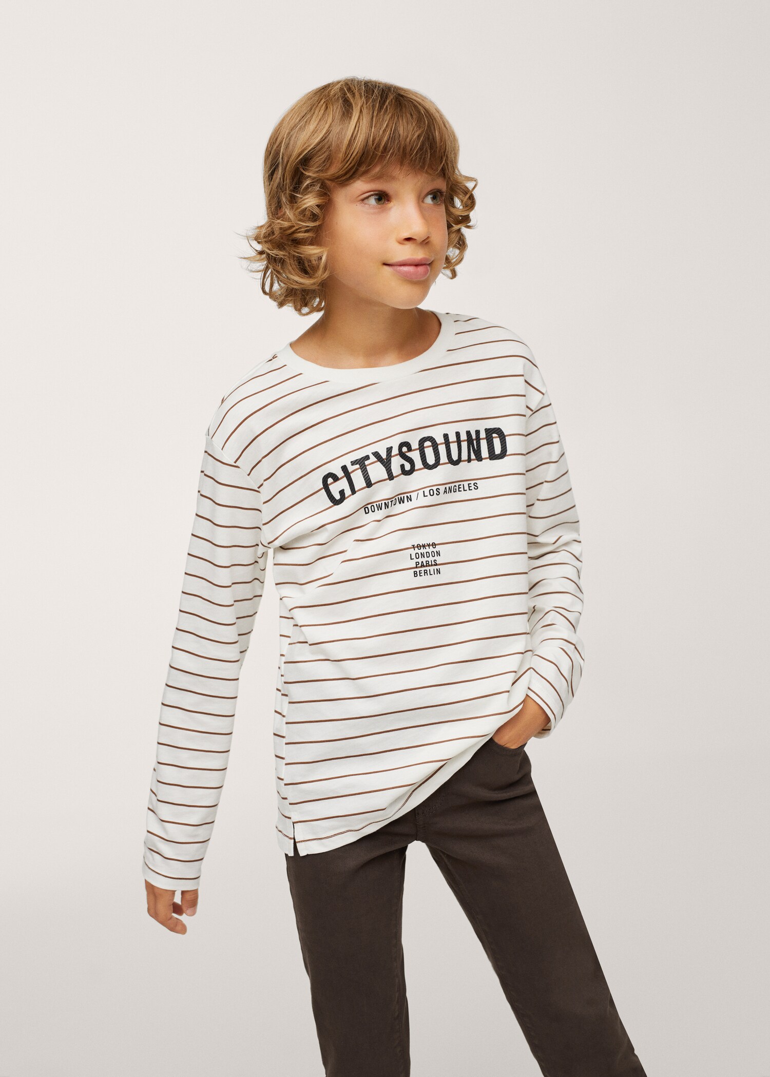 Camiseta manga larga rayas - Plano medio