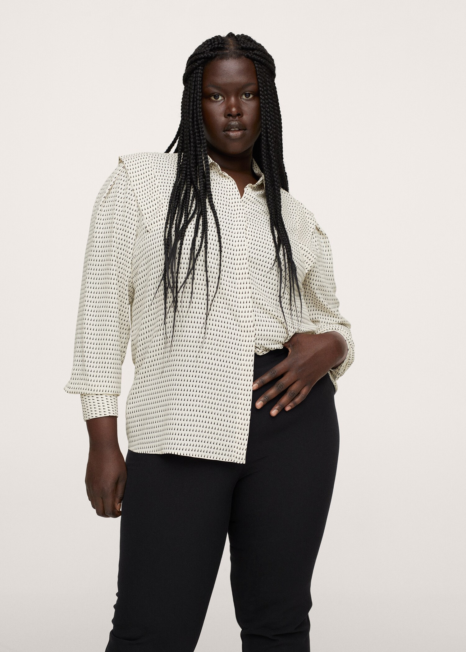 Blusa fluida estampada - Plano medio
