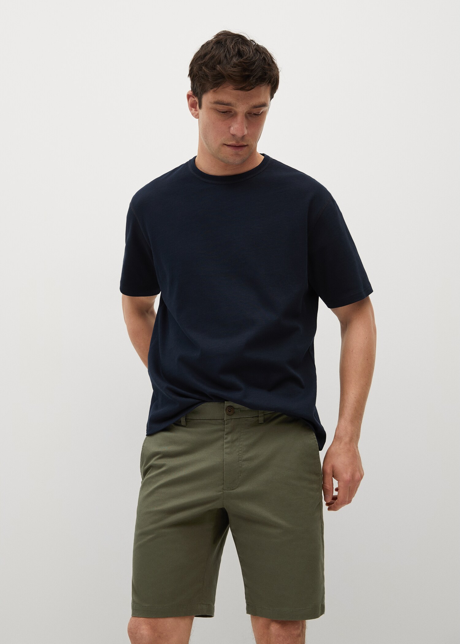 Bermudas slim fit chino algodón - Plano medio