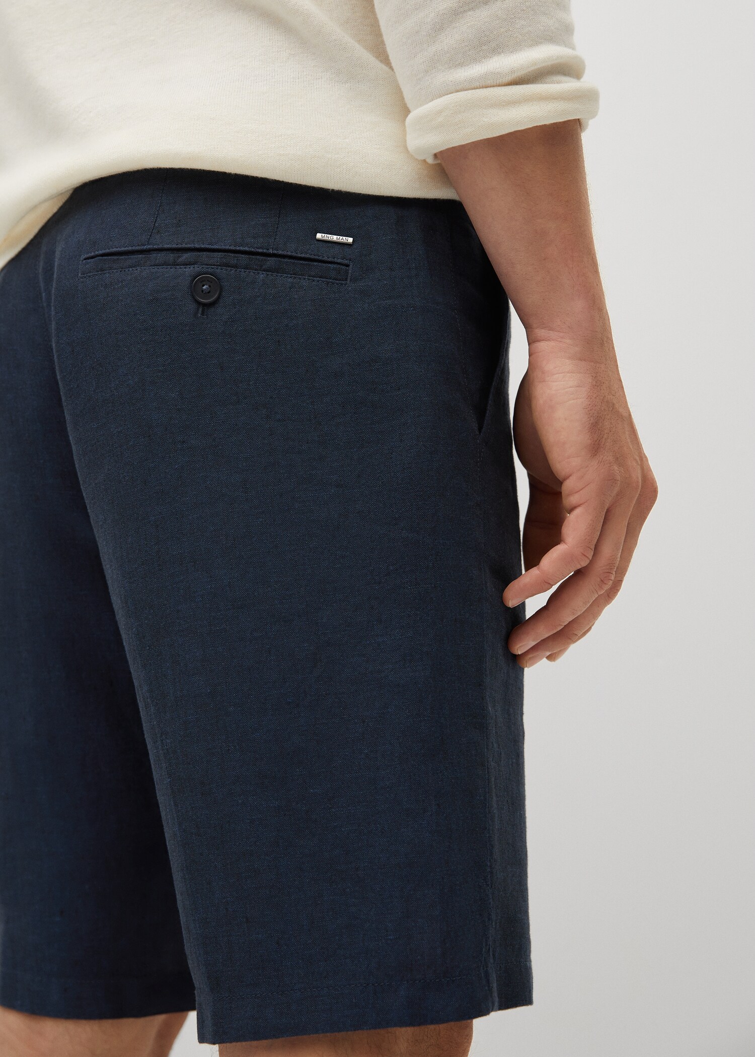 100% linen shorts - Details of the article 2