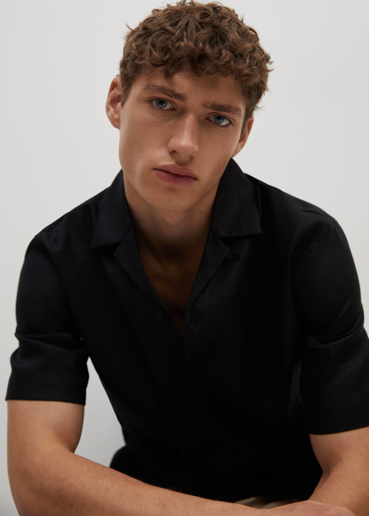 Breathable linen bowling shirt - Details of the article 2