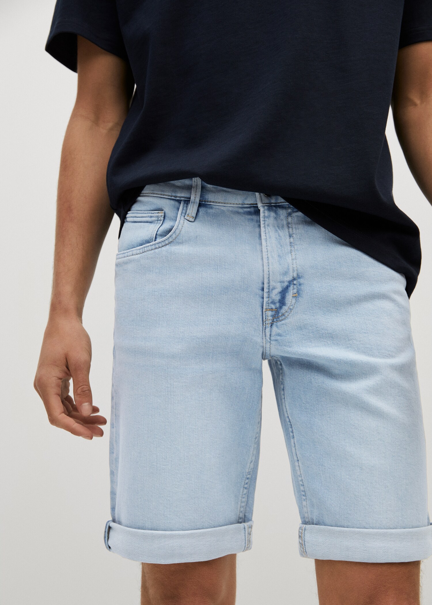 Jeans-Bermudashorts mit heller Waschung - Detail des Artikels 1