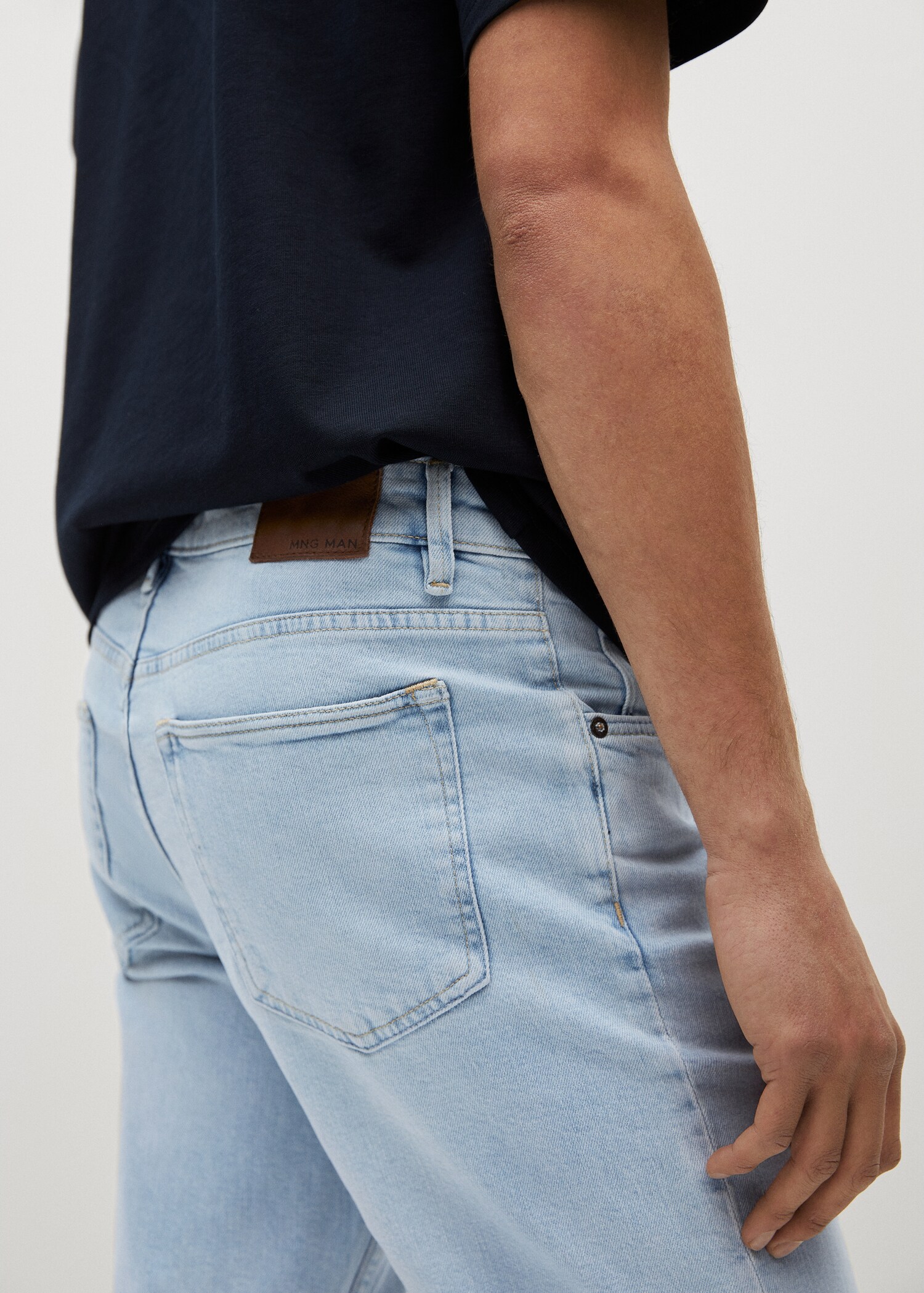 Jeans-Bermudashorts mit heller Waschung - Detail des Artikels 2