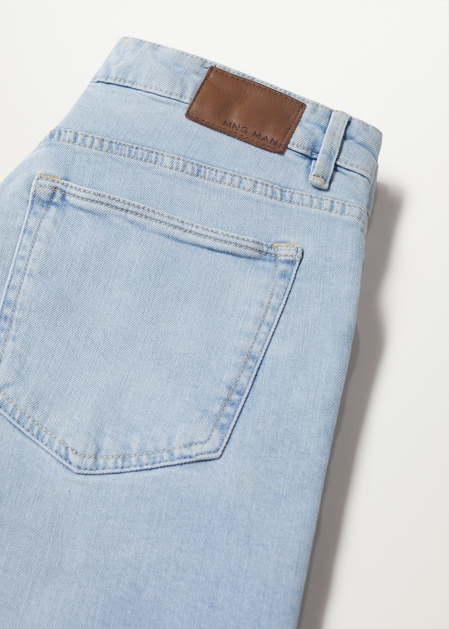 Jeans-Bermudashorts mit heller Waschung - Detail des Artikels 8