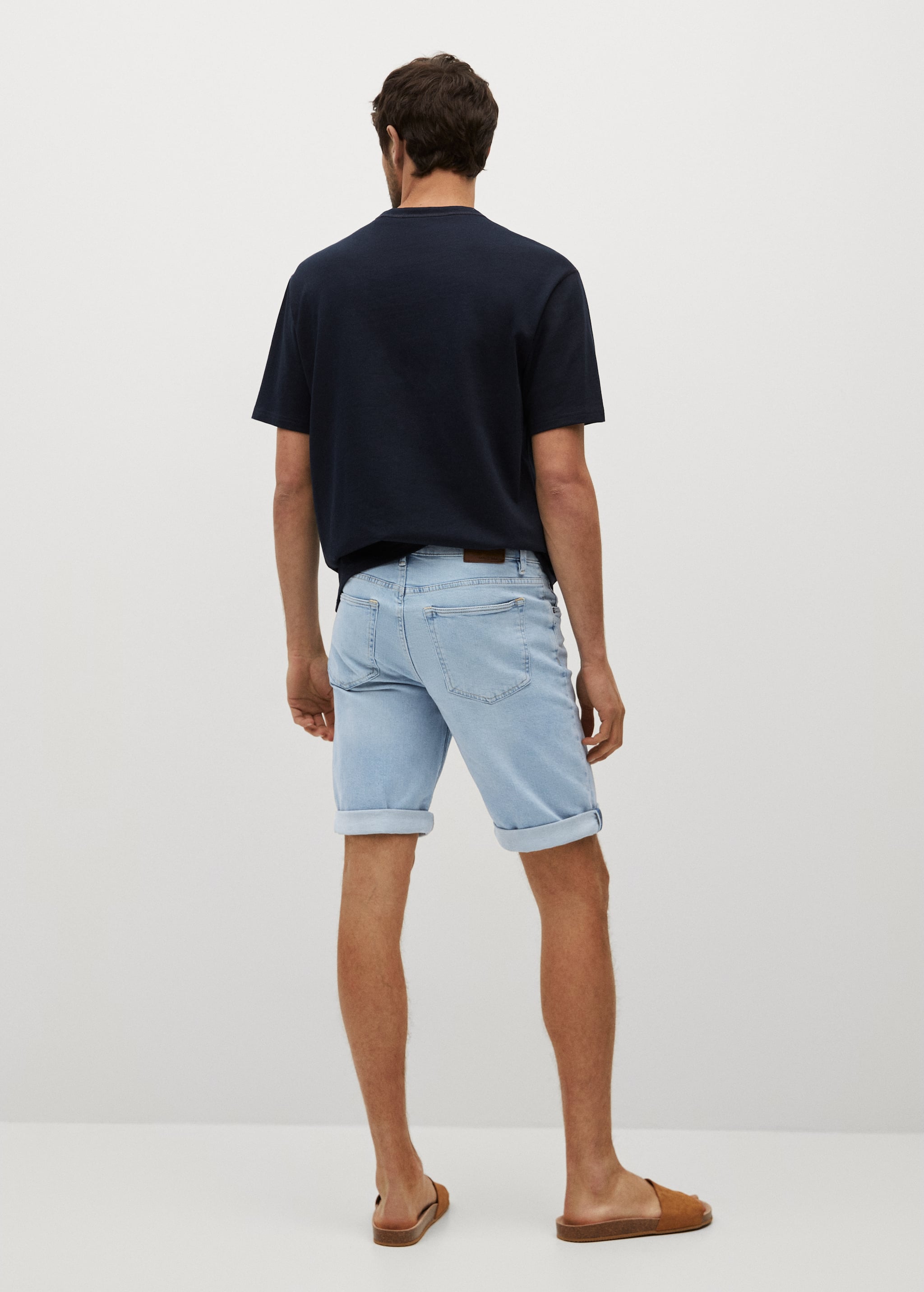 Jeans-Bermudashorts mit heller Waschung - Rückseite des Artikels