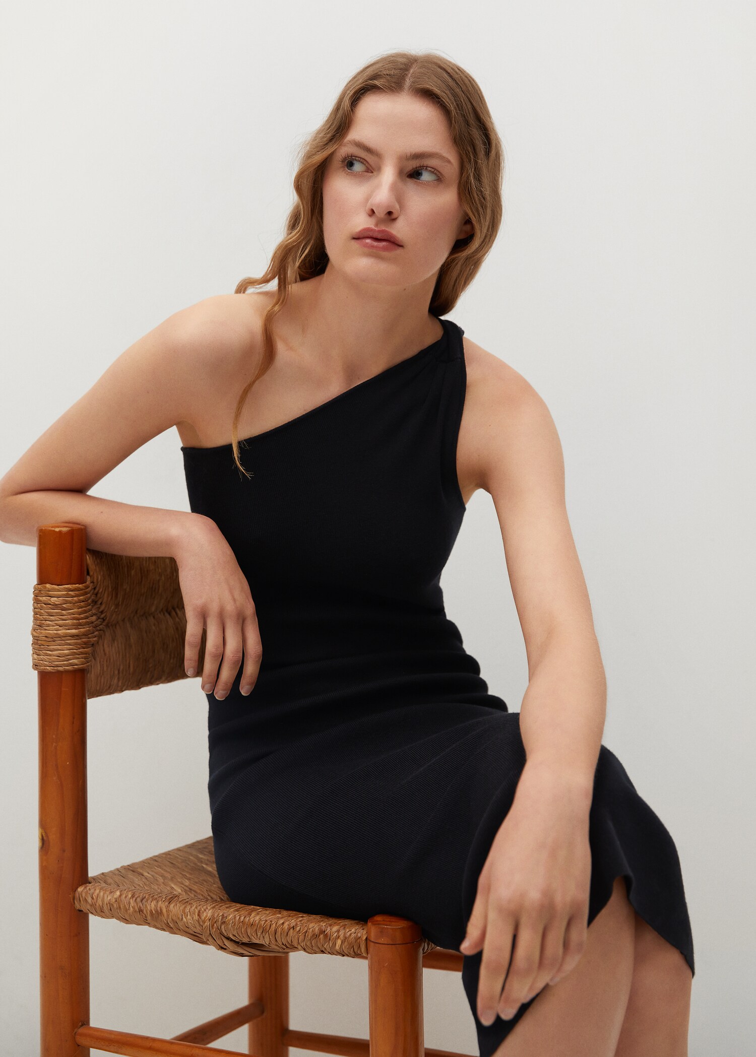 Asymmetrical knit dress - Details of the article 3
