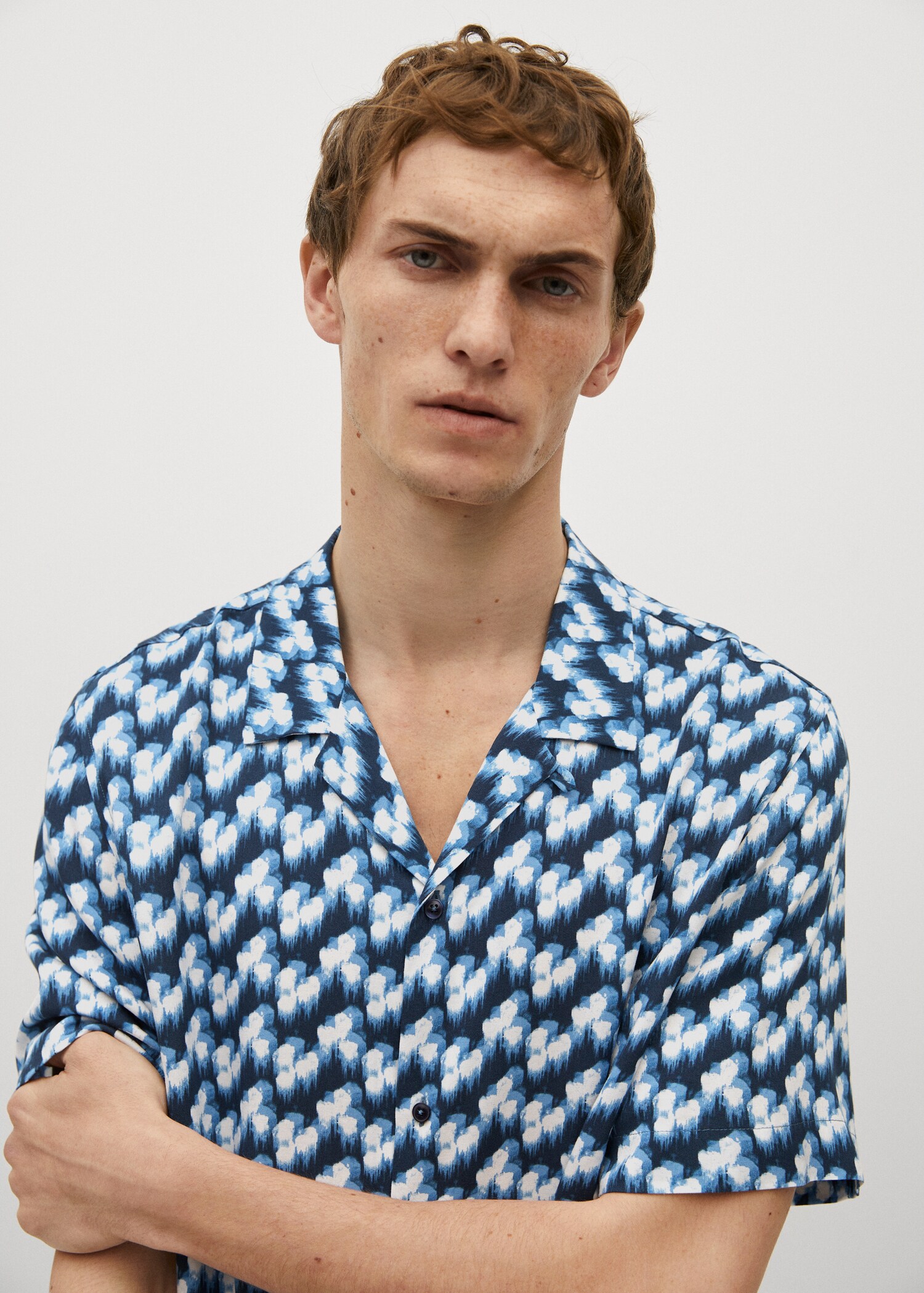 Camisa regular fit fluida estampada - Detalle del artículo 1