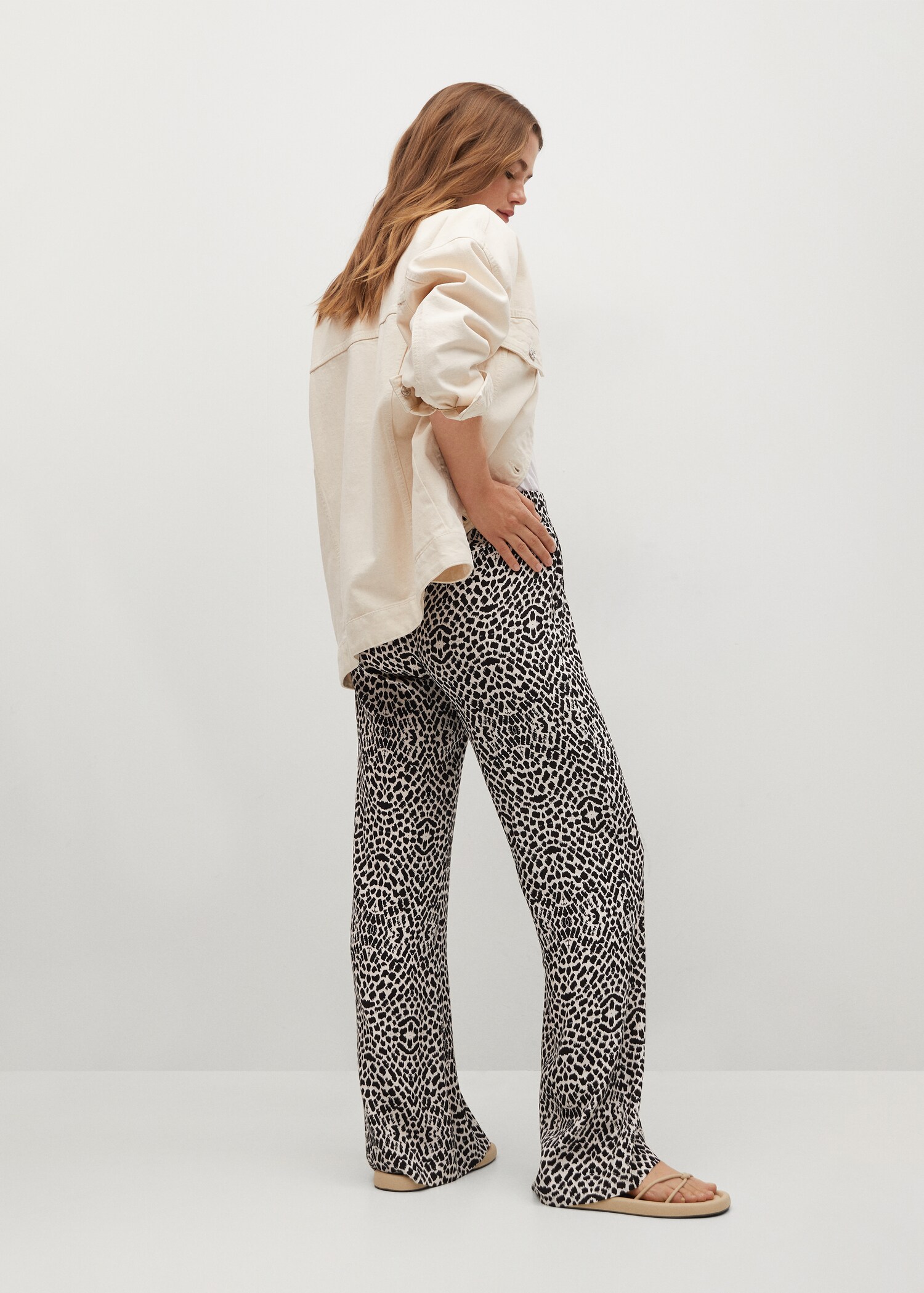 Printed straight trousers - Reverse of the article