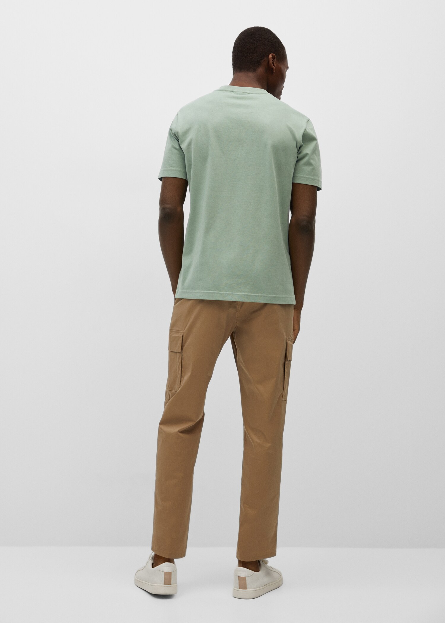 Sustainable cotton basic T-shirt - Reverse of the article