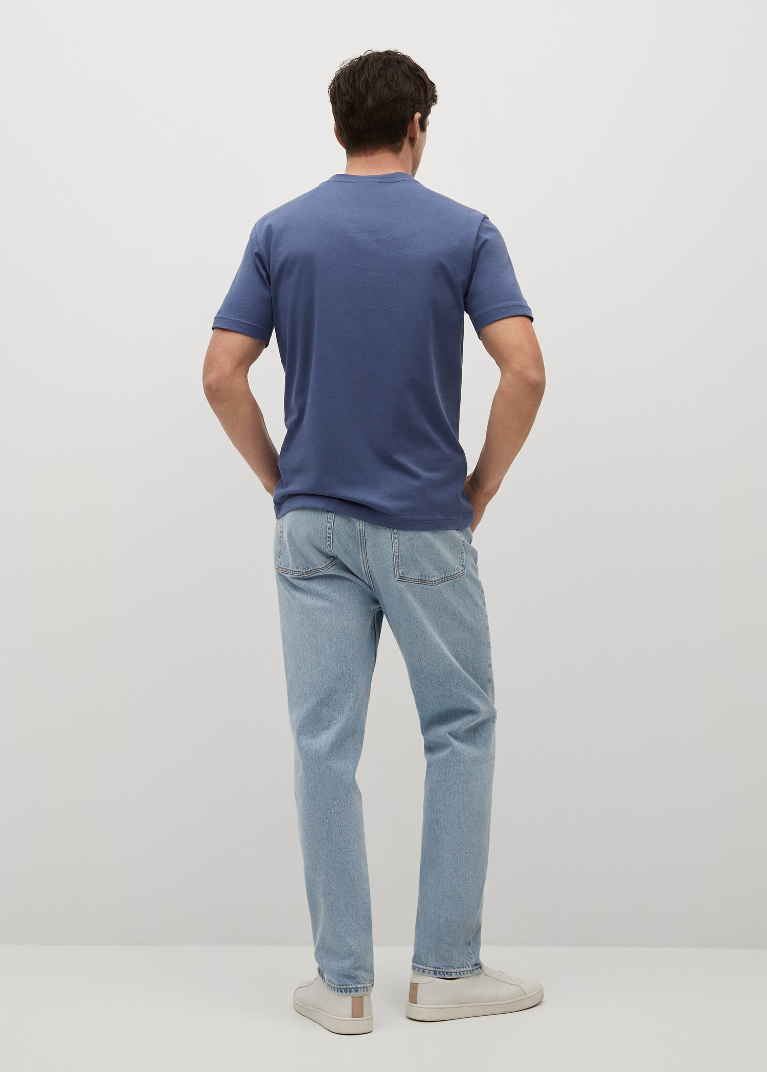 Sustainable cotton basic T-shirt - Reverse of the article