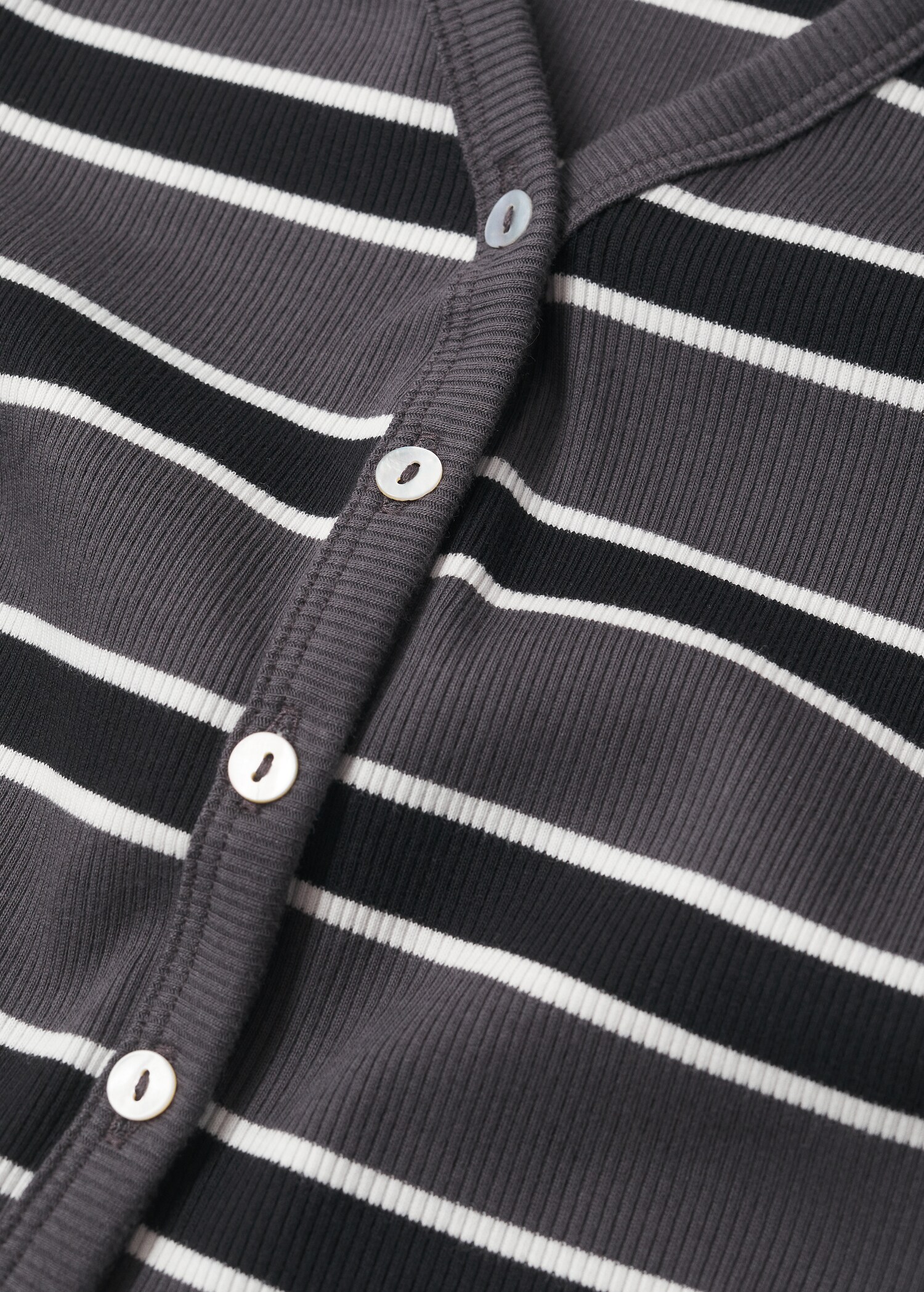 Camiseta manga larga botones - Detalle del artículo 8