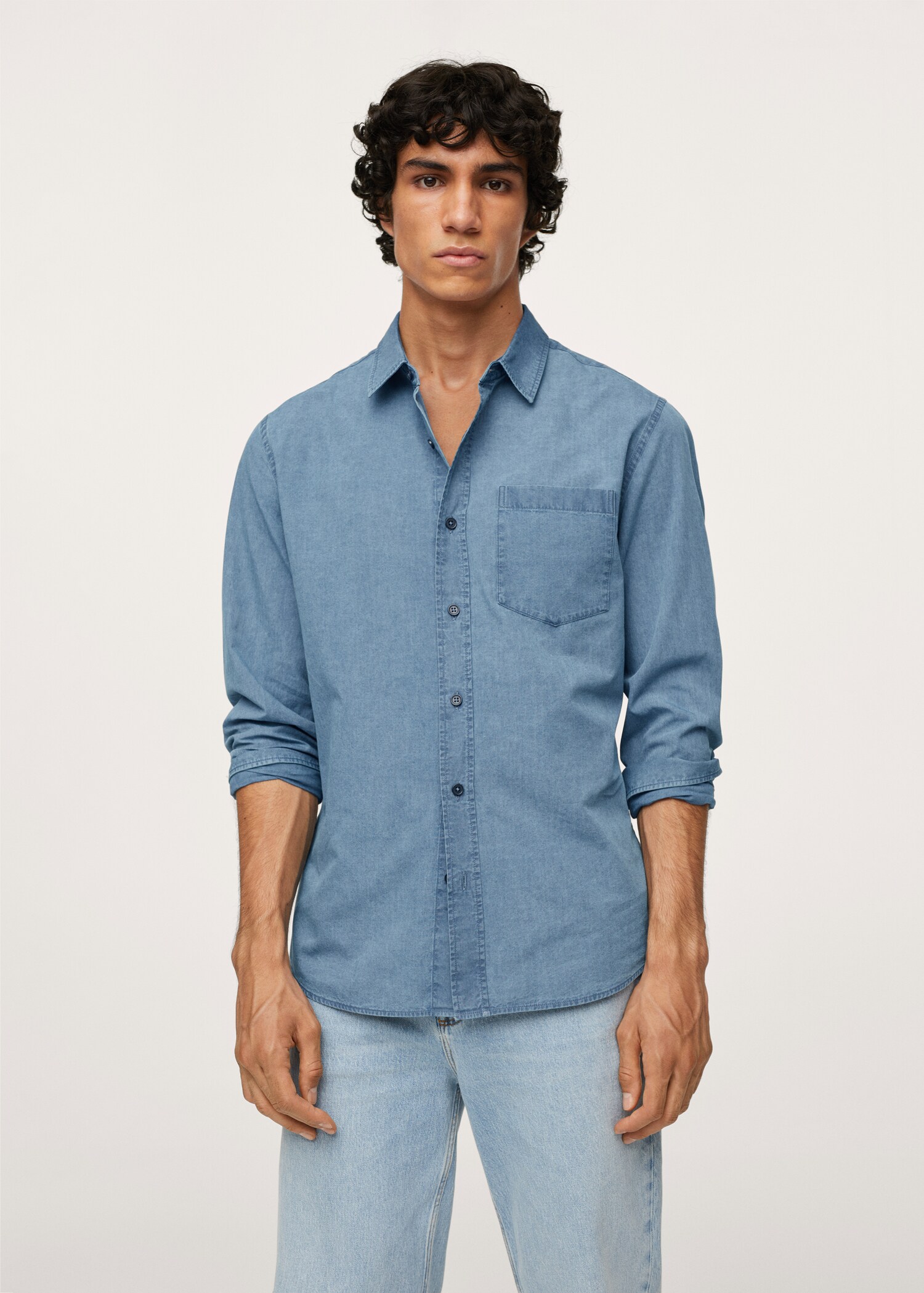 Regular Fit-Jeanshemd mit Tasche - Mittlere Ansicht