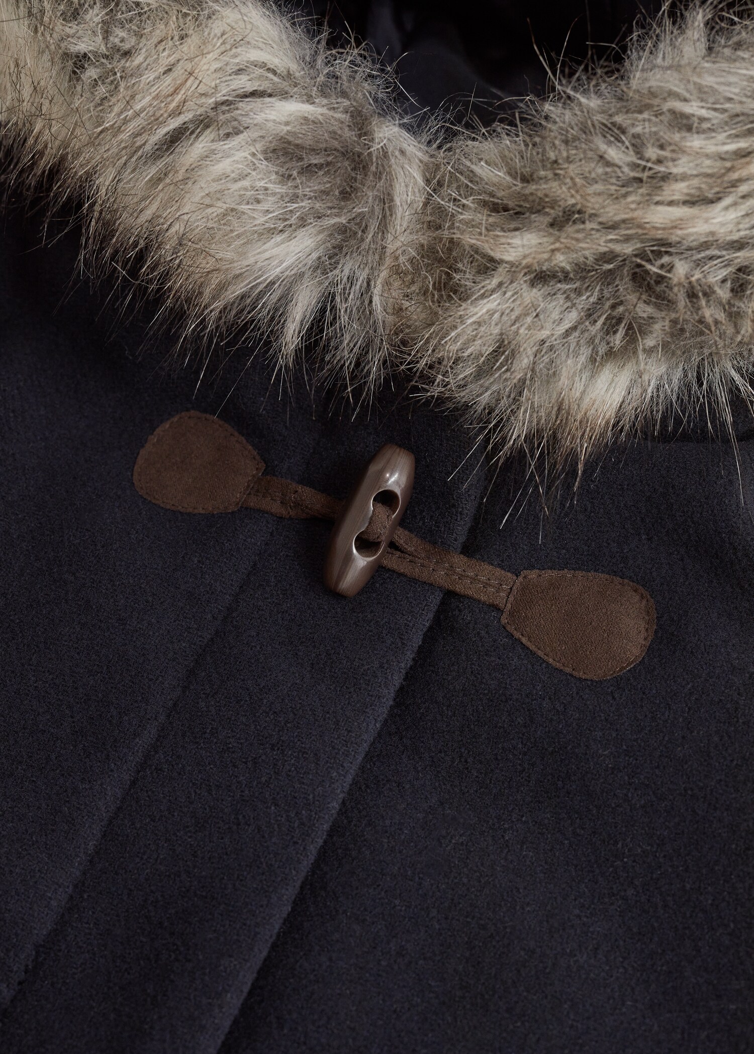 Abrigo capucha pelo desmontable - Detalle del artículo 8