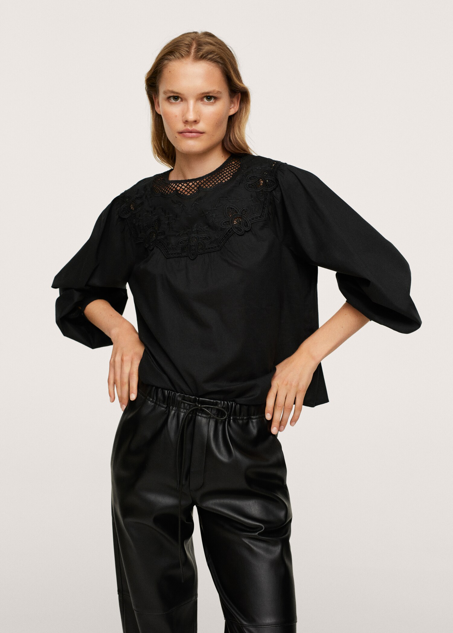 Blusa bordada algodón - Plano medio
