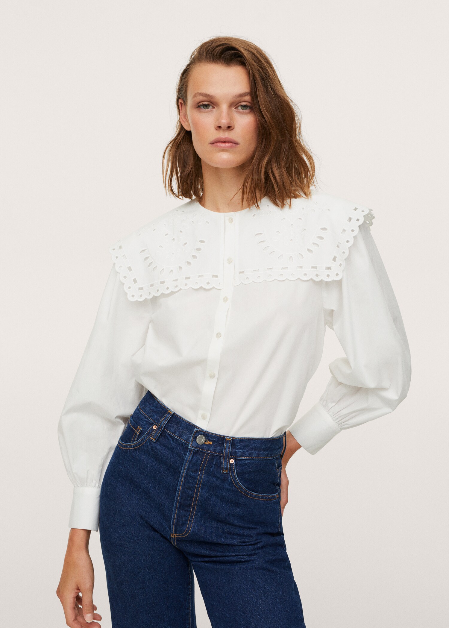 Blusa cuello babydoll - Plano medio