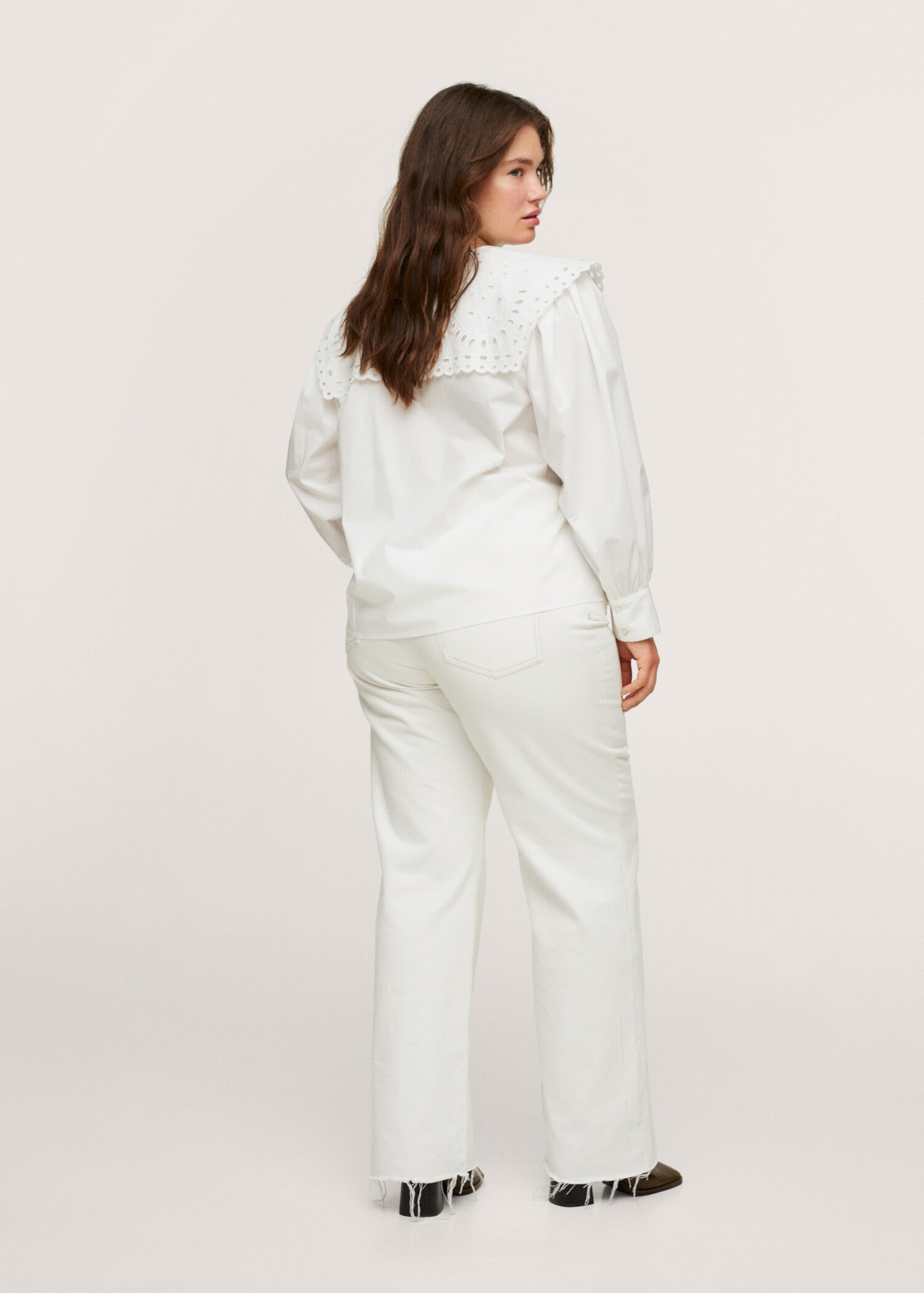 Babydoll collar blouse - Reverse of the article