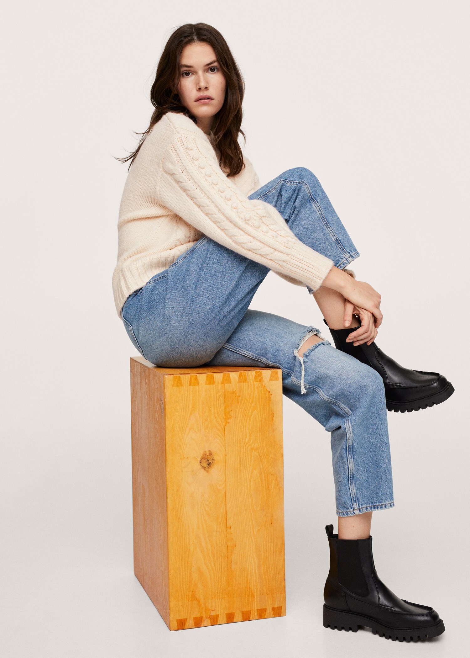 Contrasting knit sweater - Details of the article 2