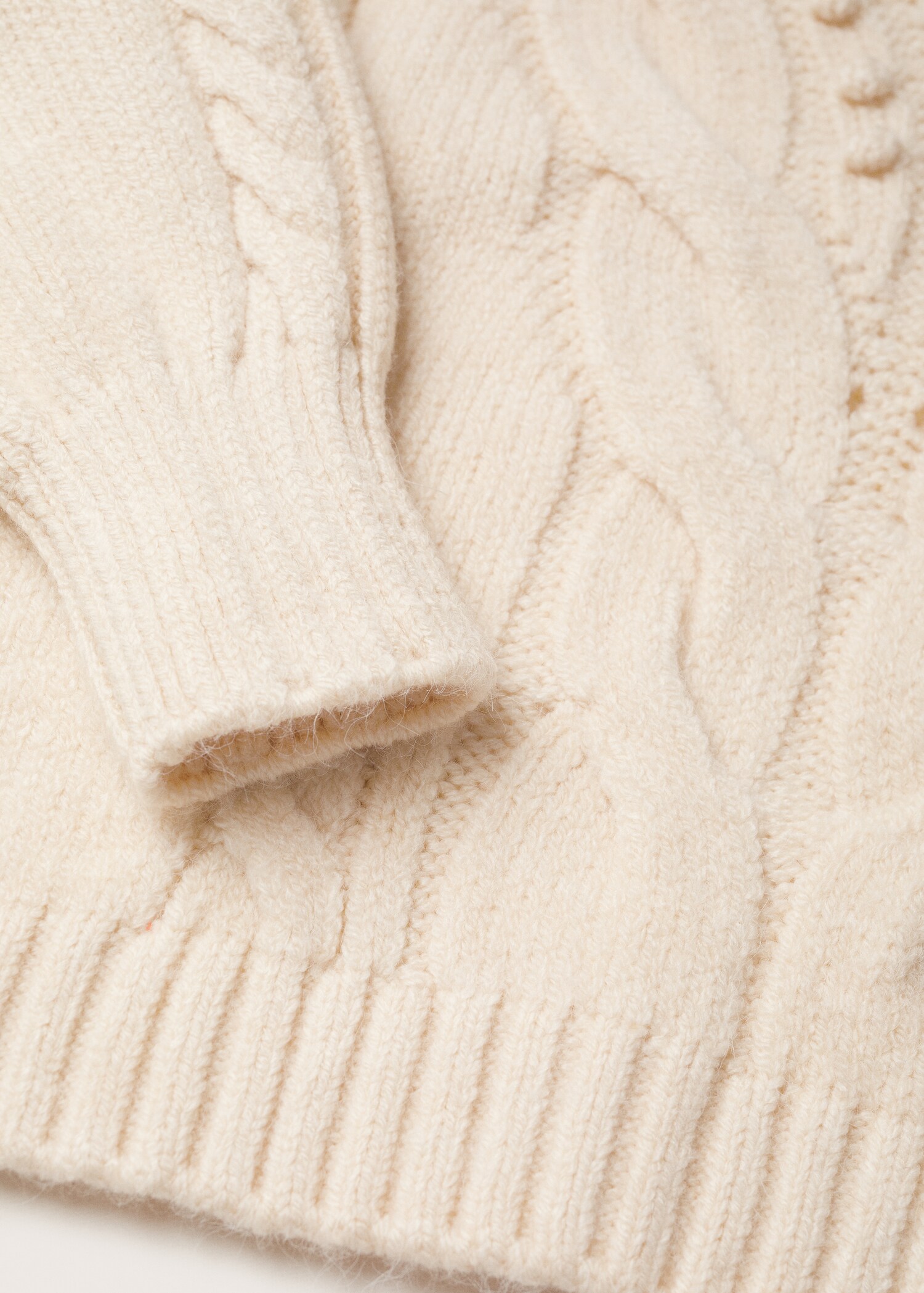 Contrasting knit sweater - Details of the article 8