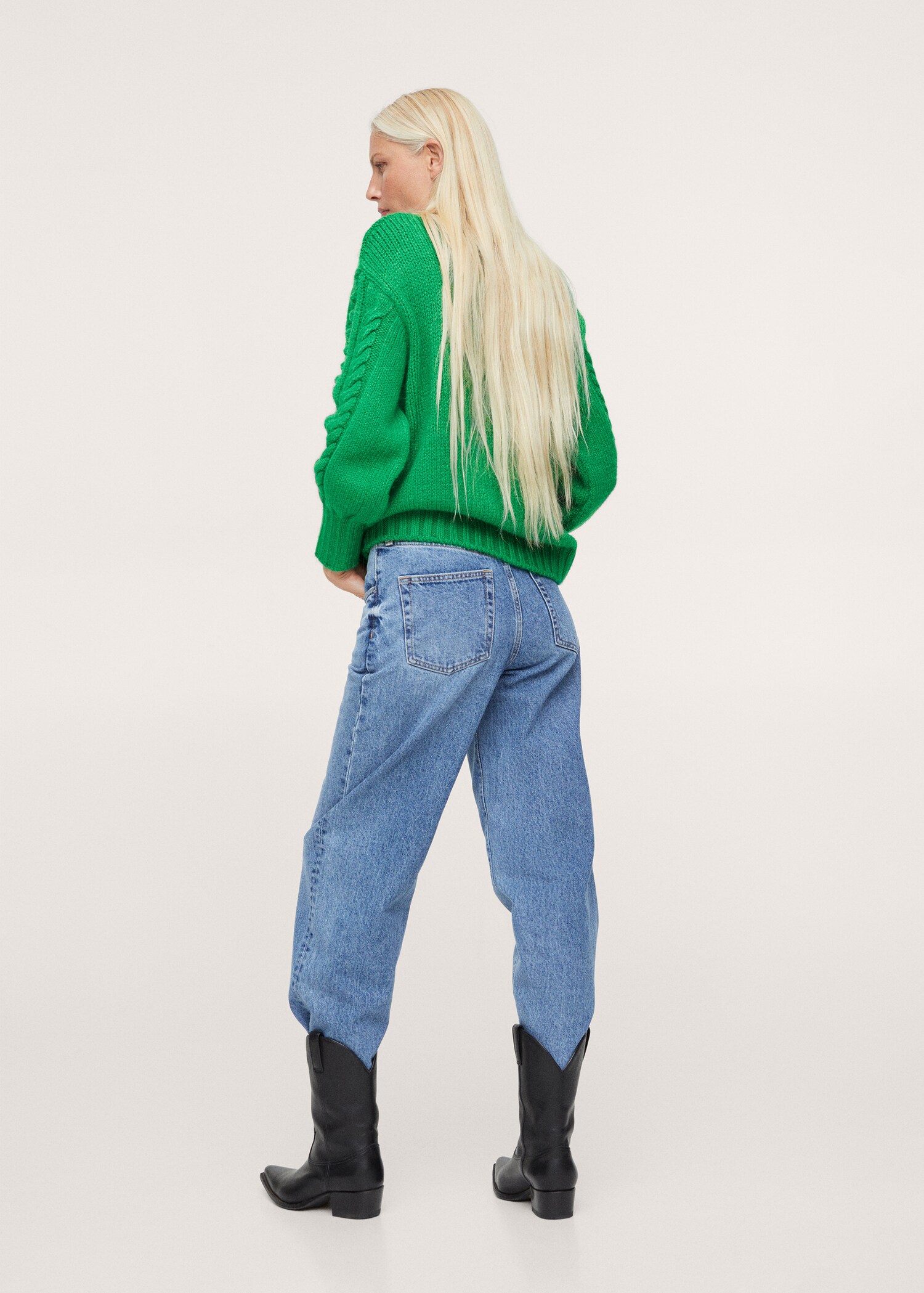 Contrasting knit sweater - Reverse of the article