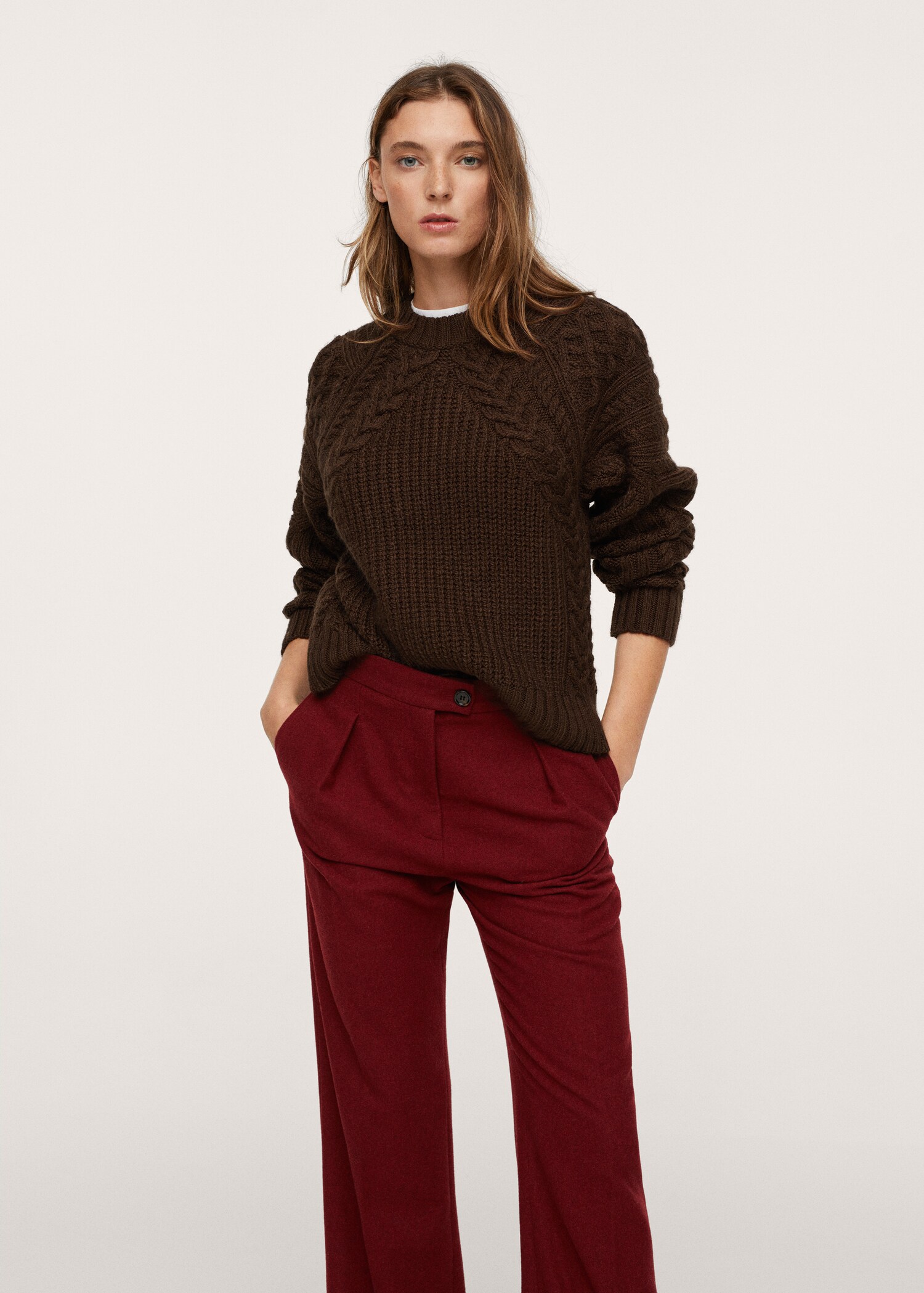 Contrasting knit sweater - Medium plane