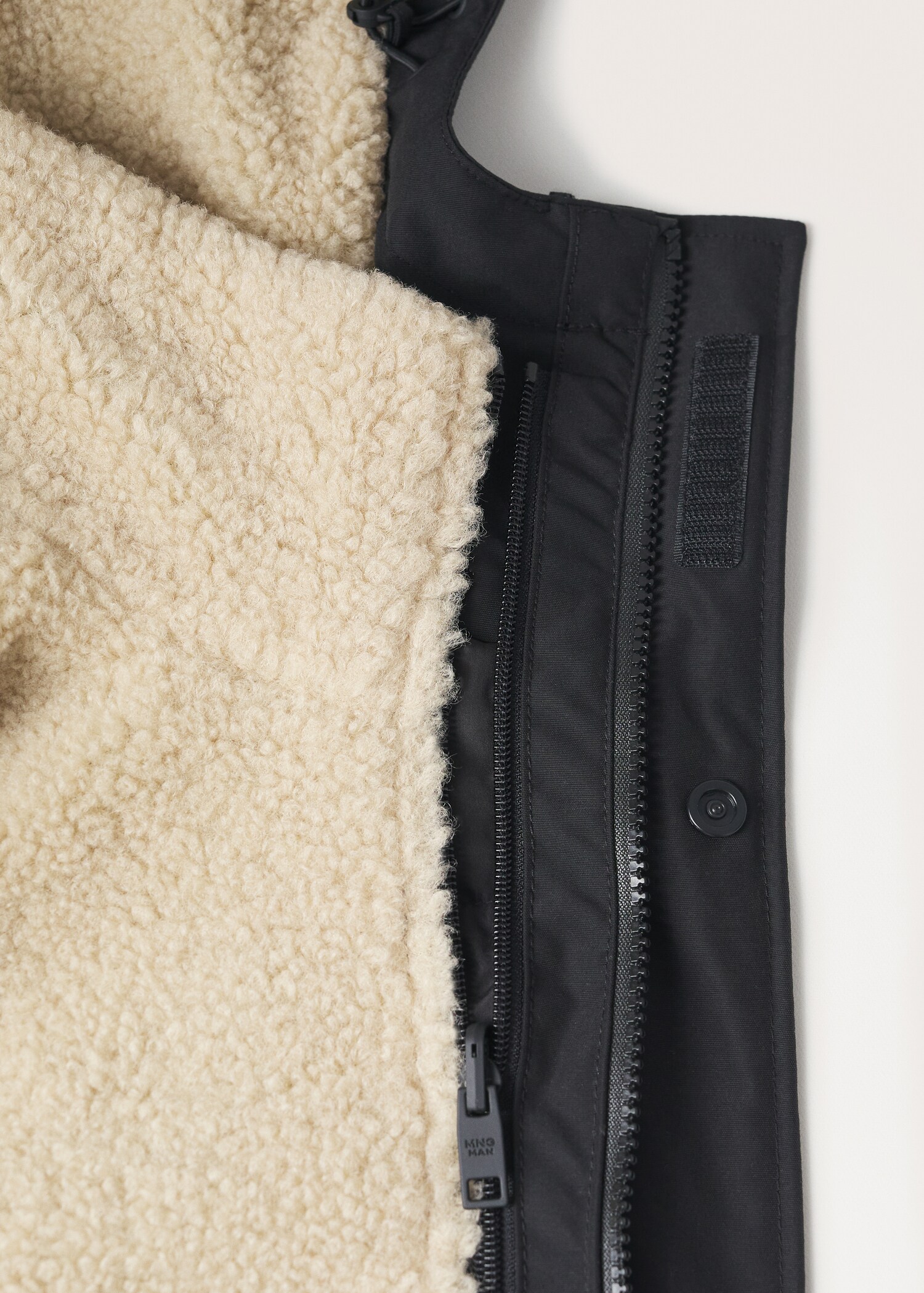 Nepromokavá parka s kožešinovou kapucí - Detail zboží 8