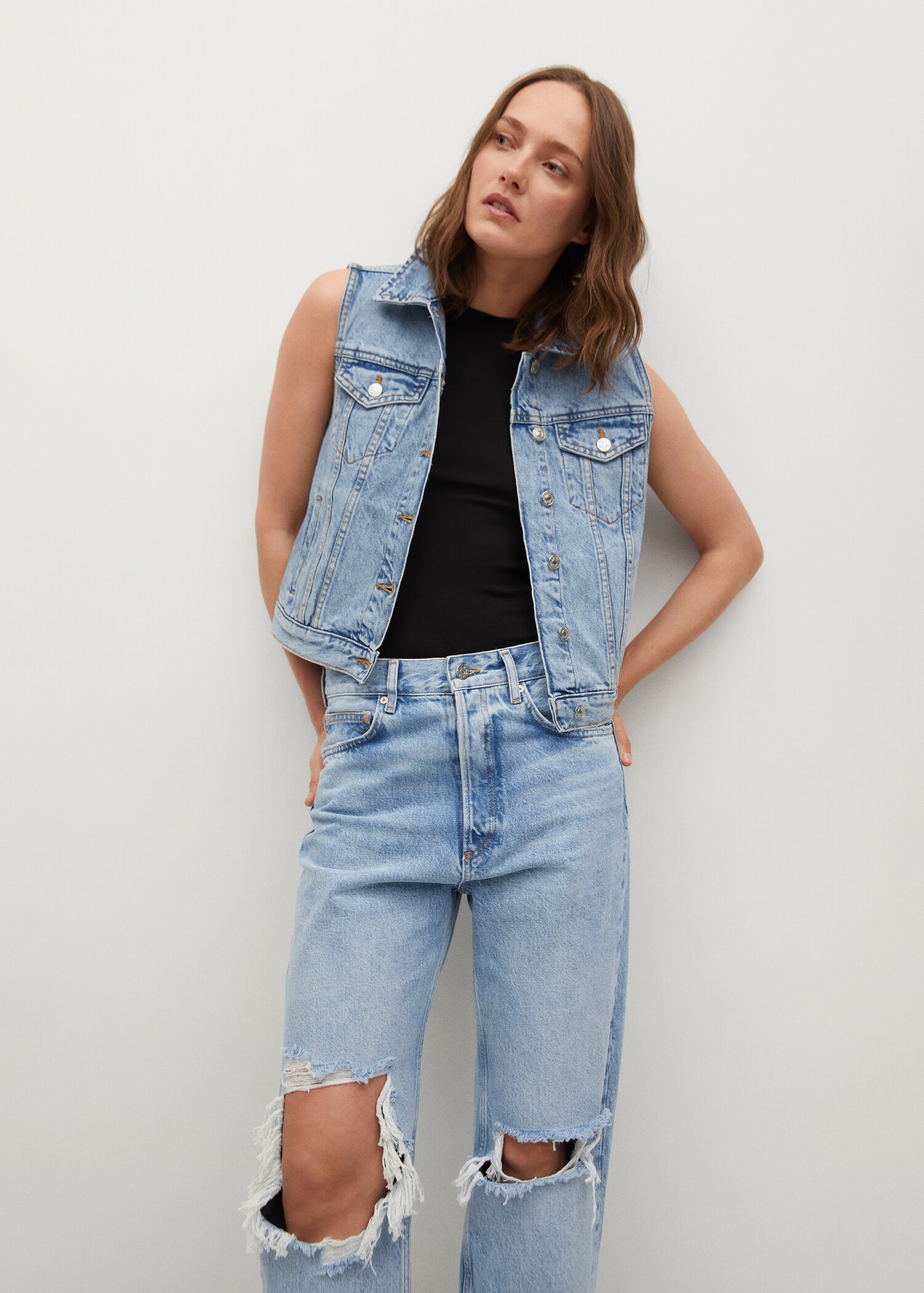 Chaleco denim bolsillos - Plano medio