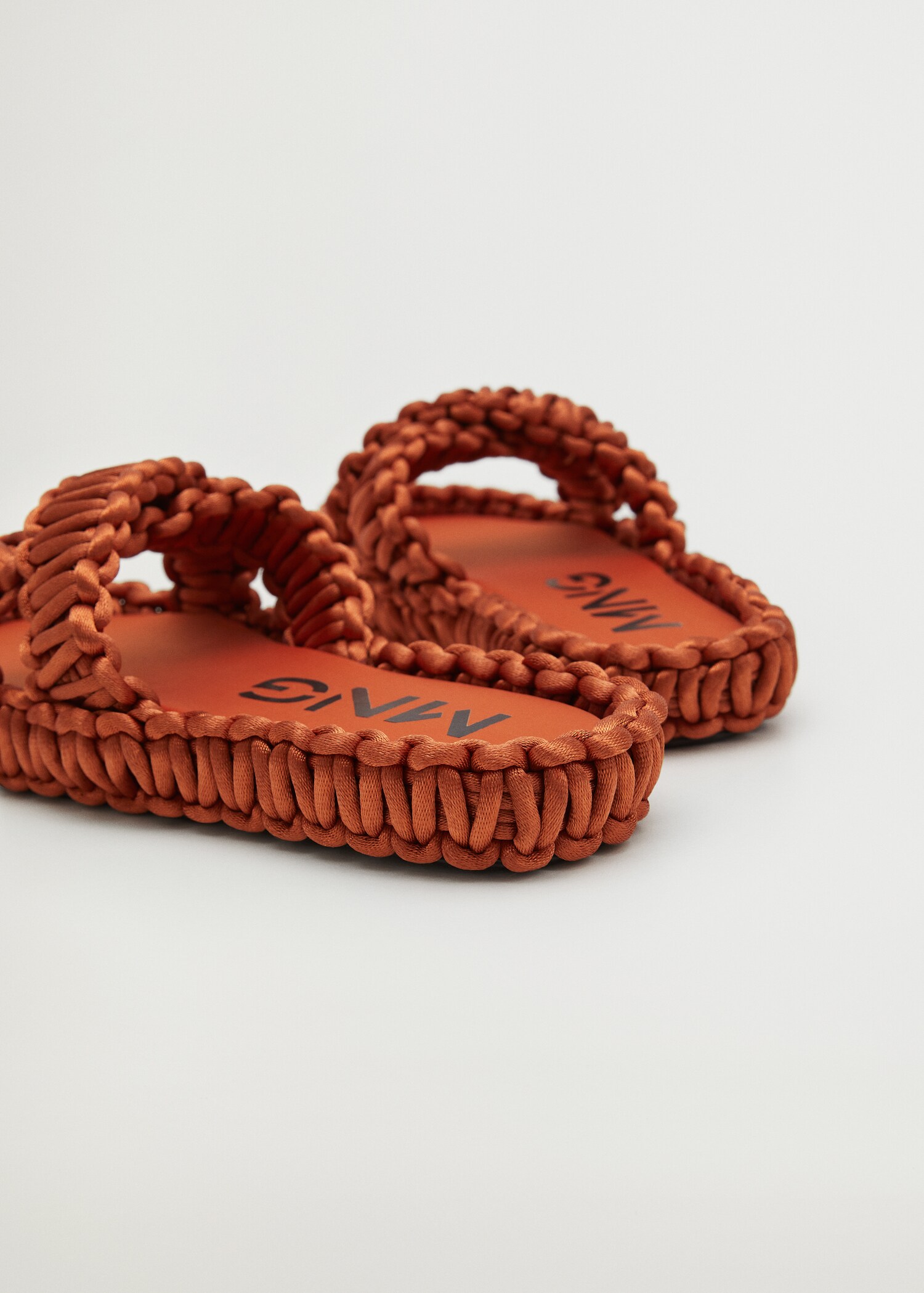 Fabric sandals with knots - Details of the article 2