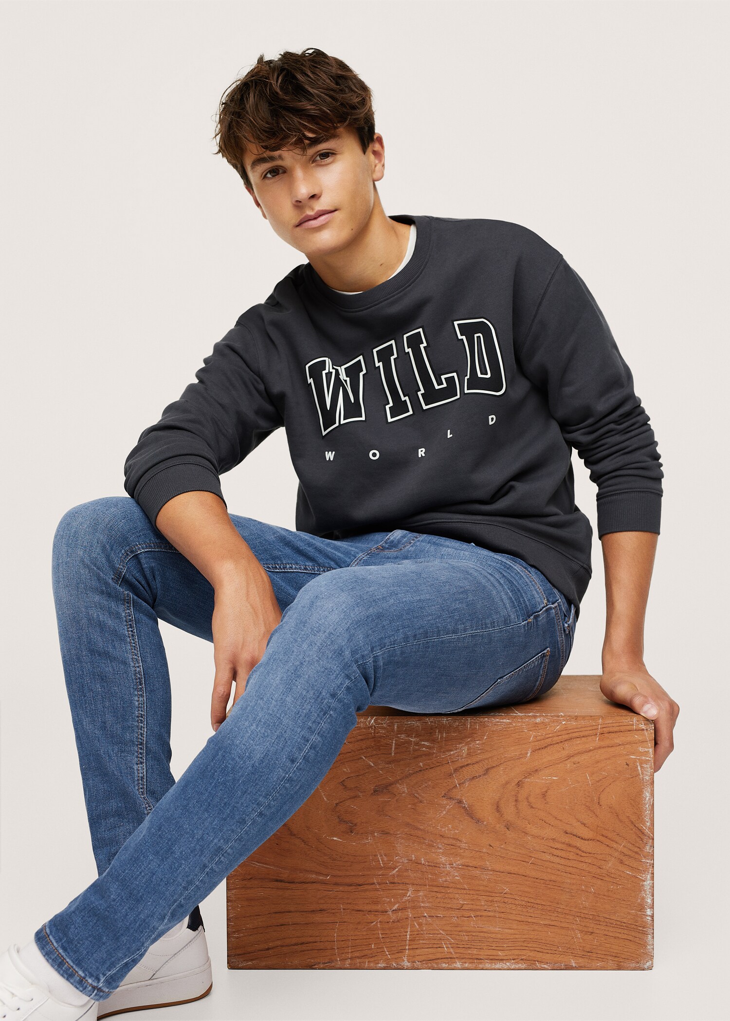 Sudadera mensaje estampado - Plano medio