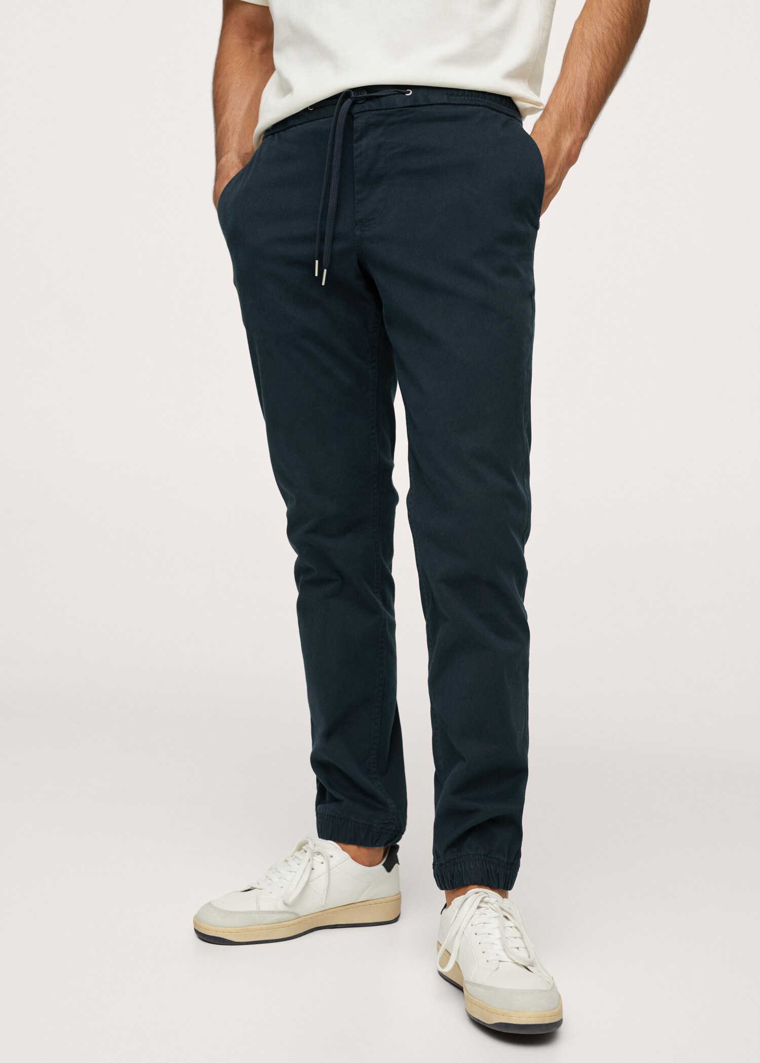 Pantalón jogger algodon lyocell - Plano medio