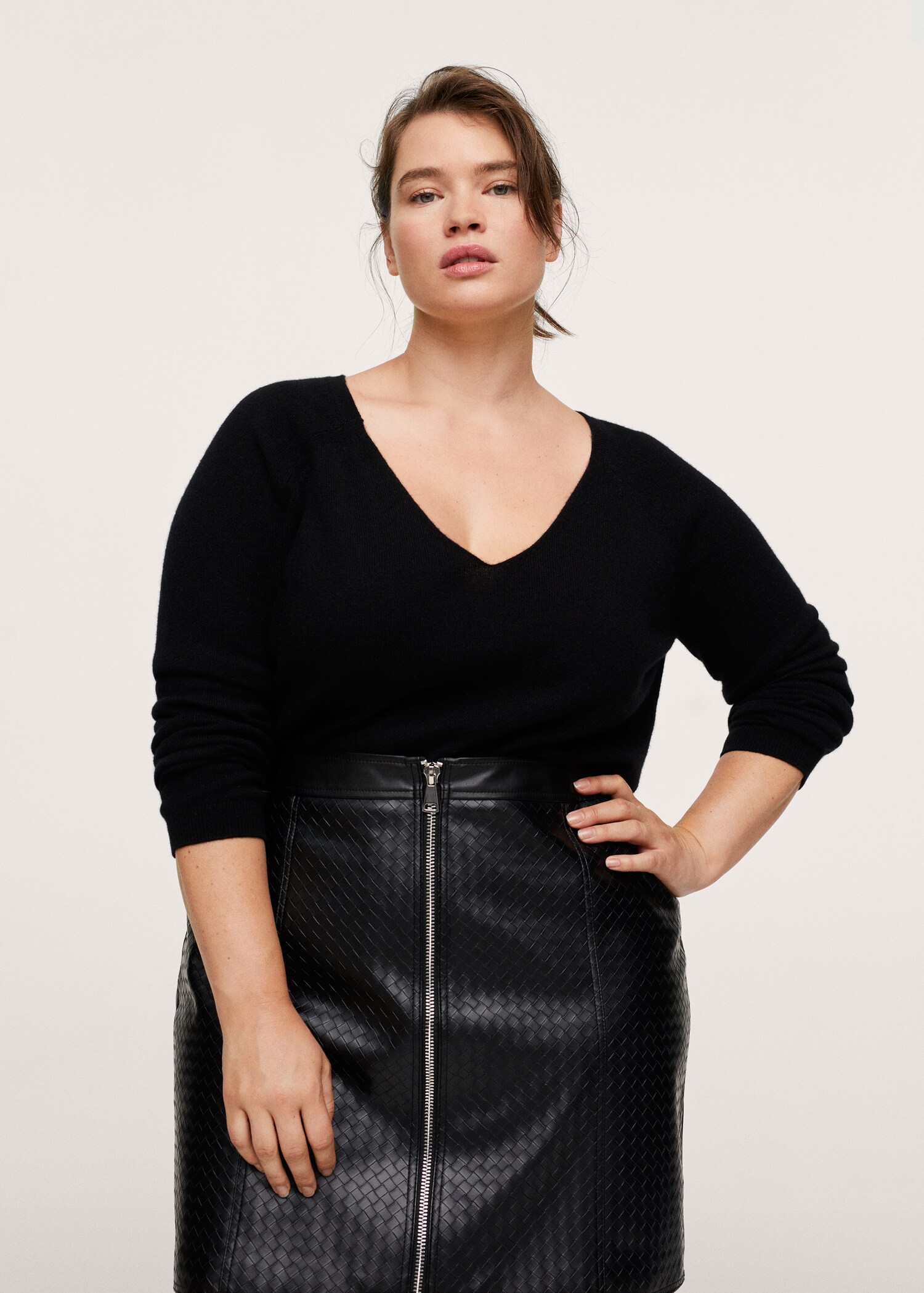 Leather-effect mini-skirt - Details of the article 1