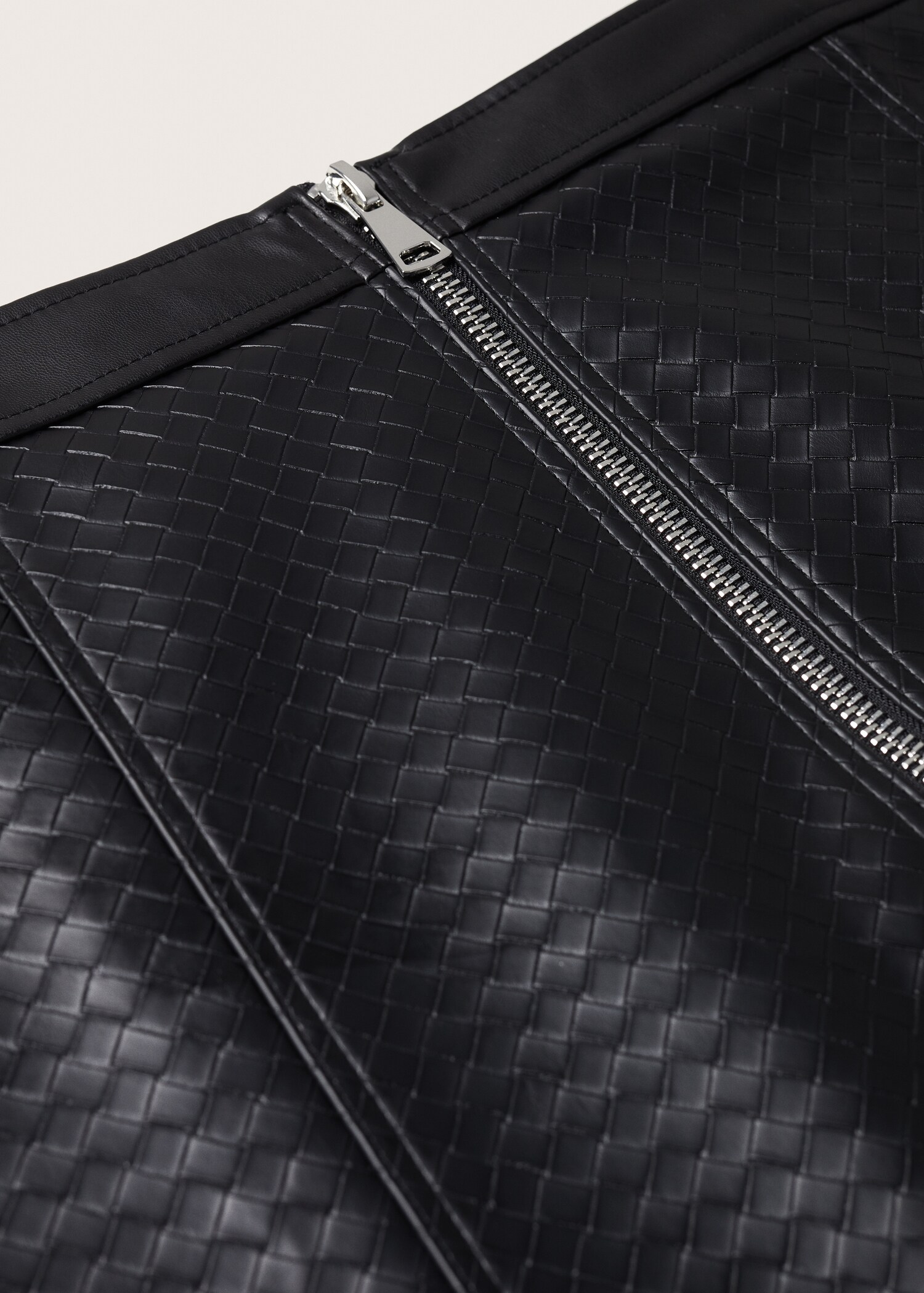 Leather-effect mini-skirt - Details of the article 8