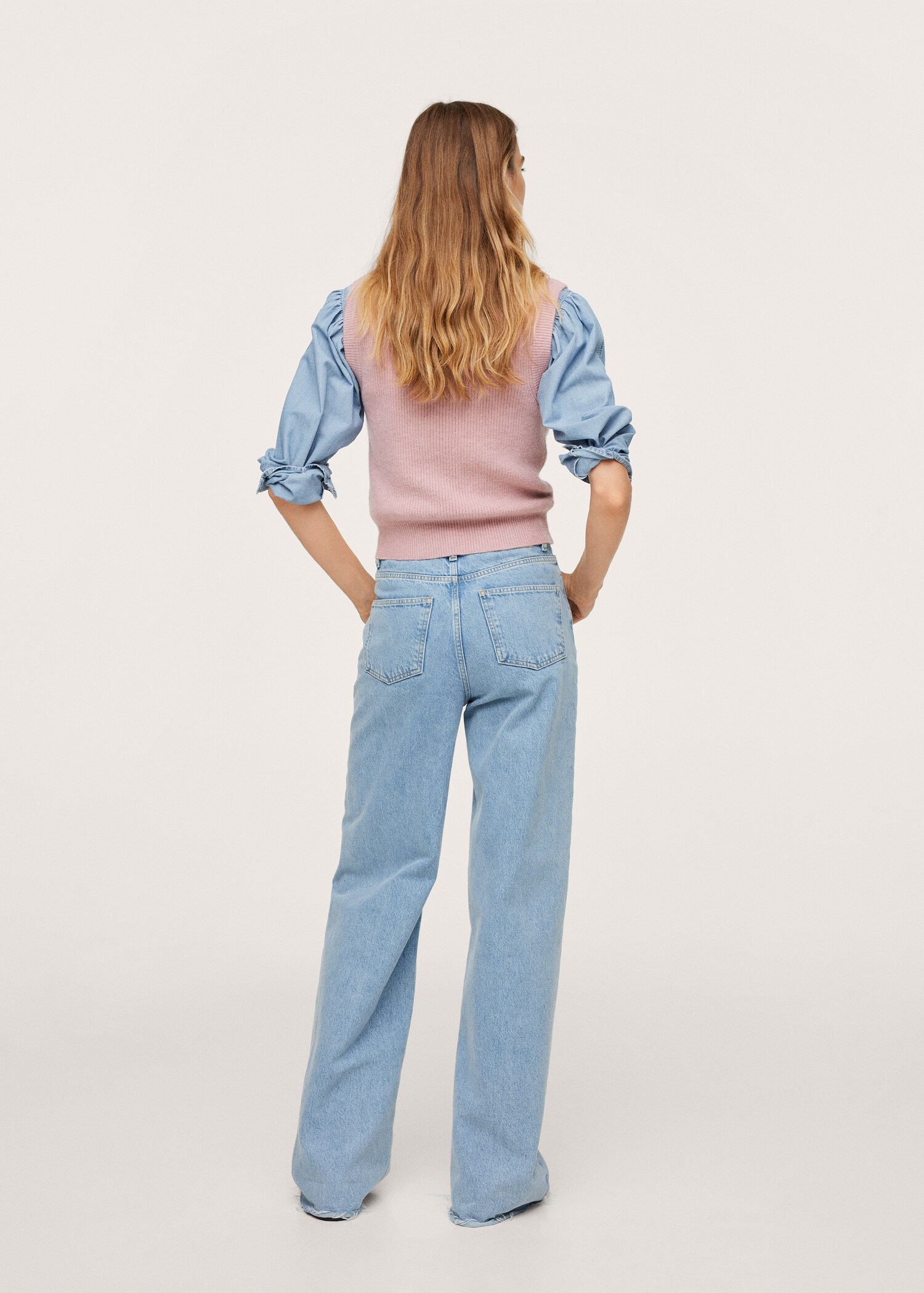 Contrasting knit gilet - Reverse of the article