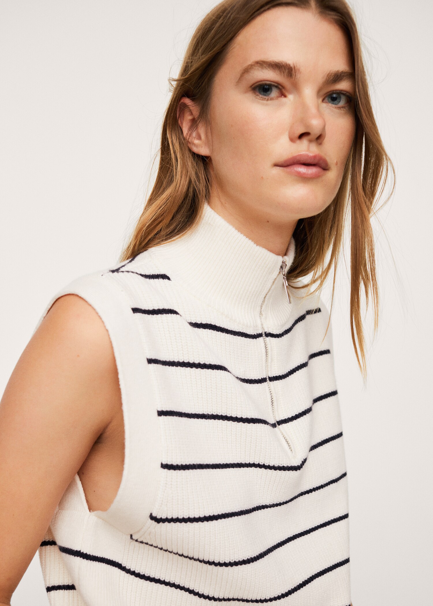 Striped knitted gilet - Details of the article 1