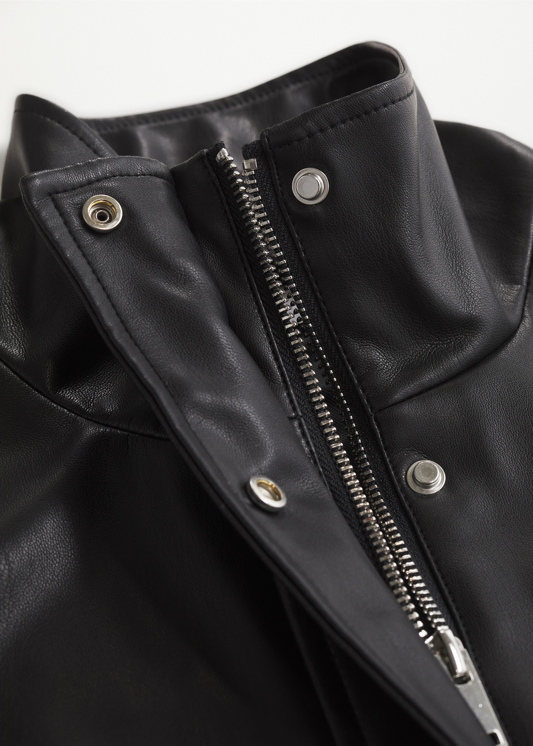 Short leather-effect jacket - Details of the article 8